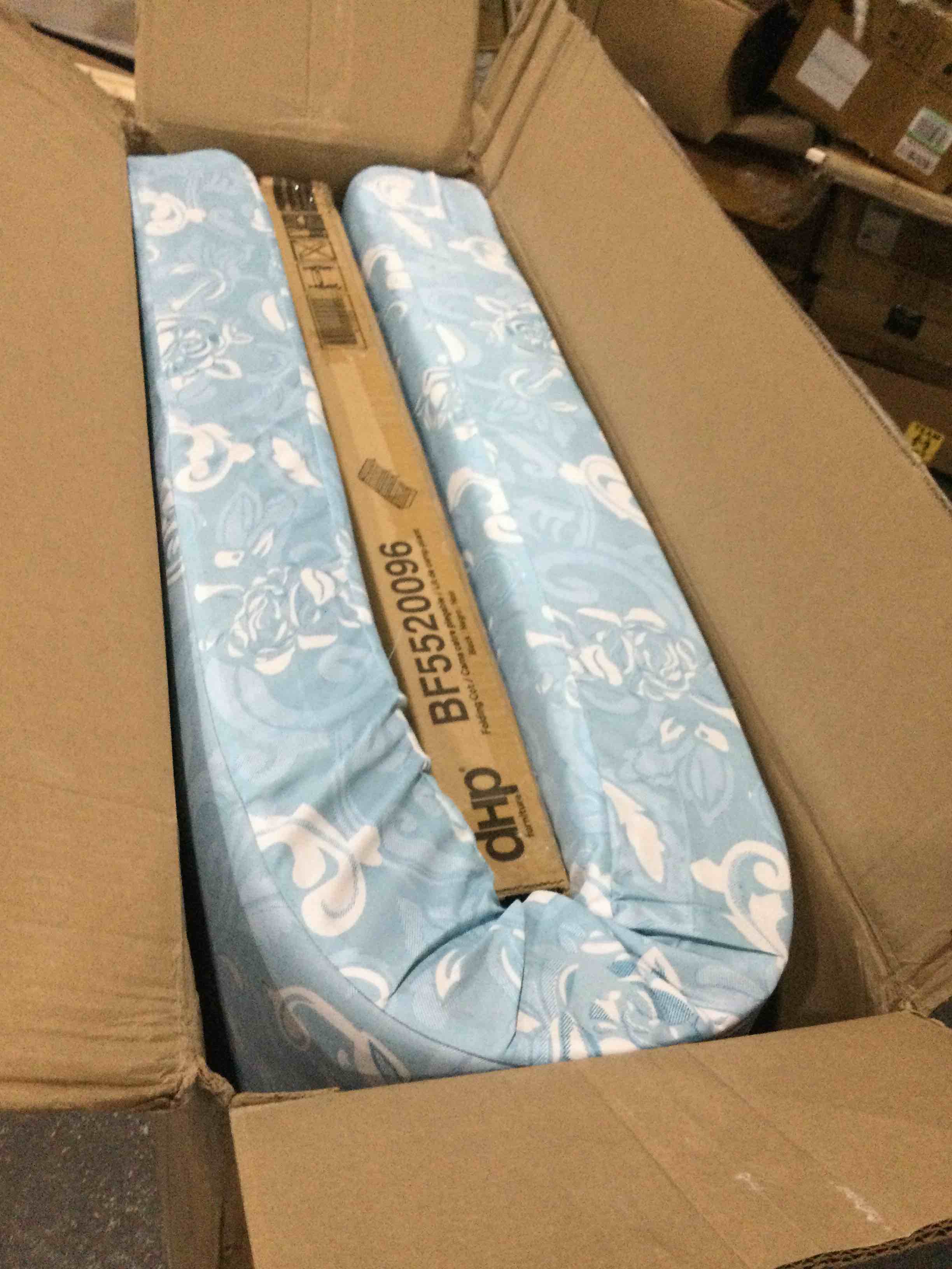 https://s3.amazonaws.com/lotting-images-prod/bidfta/YEL4144252_1696445252941.jpeg