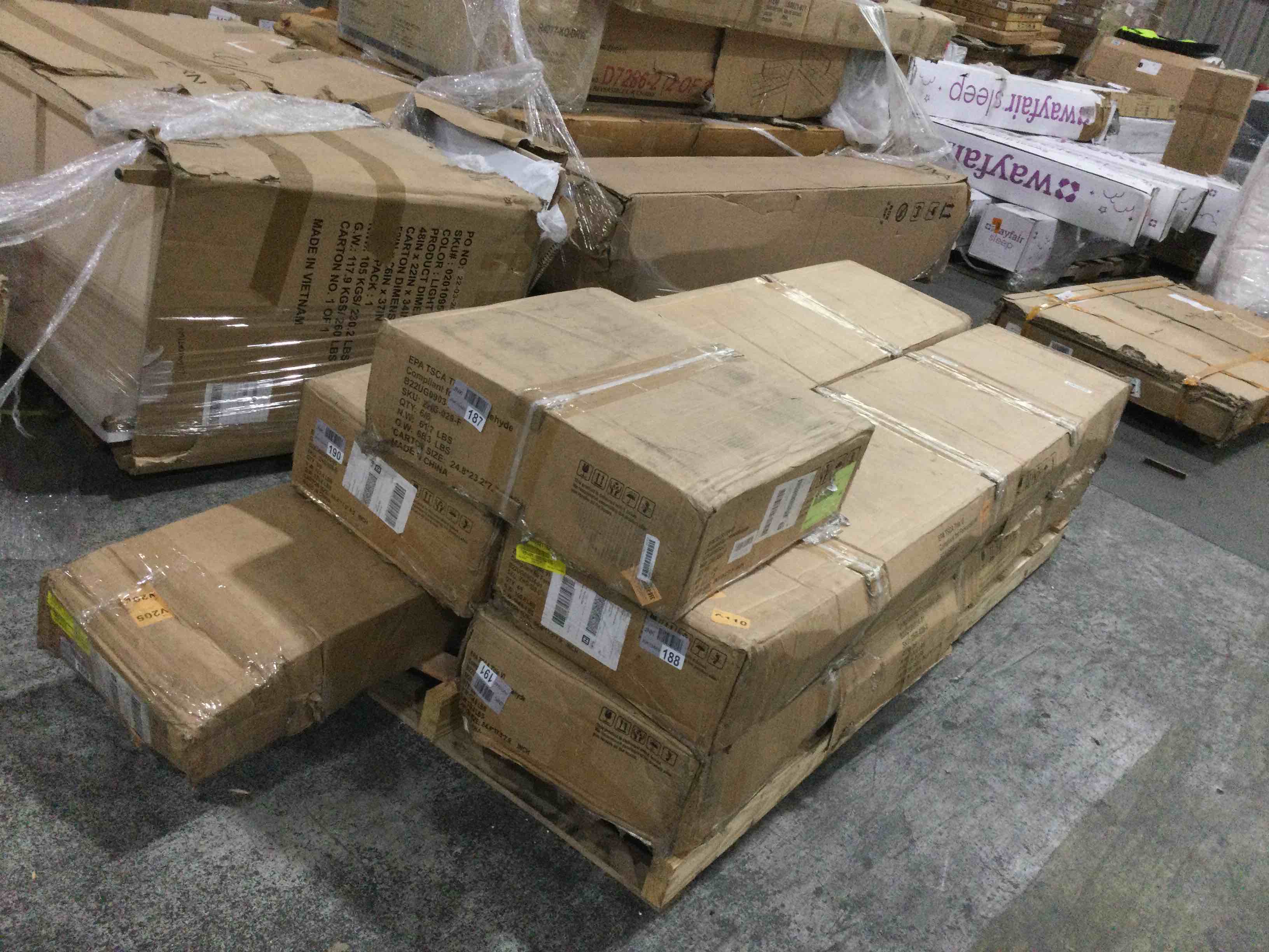 https://s3.amazonaws.com/lotting-images-prod/bidfta/YEL4144267_1696512289640.jpeg
