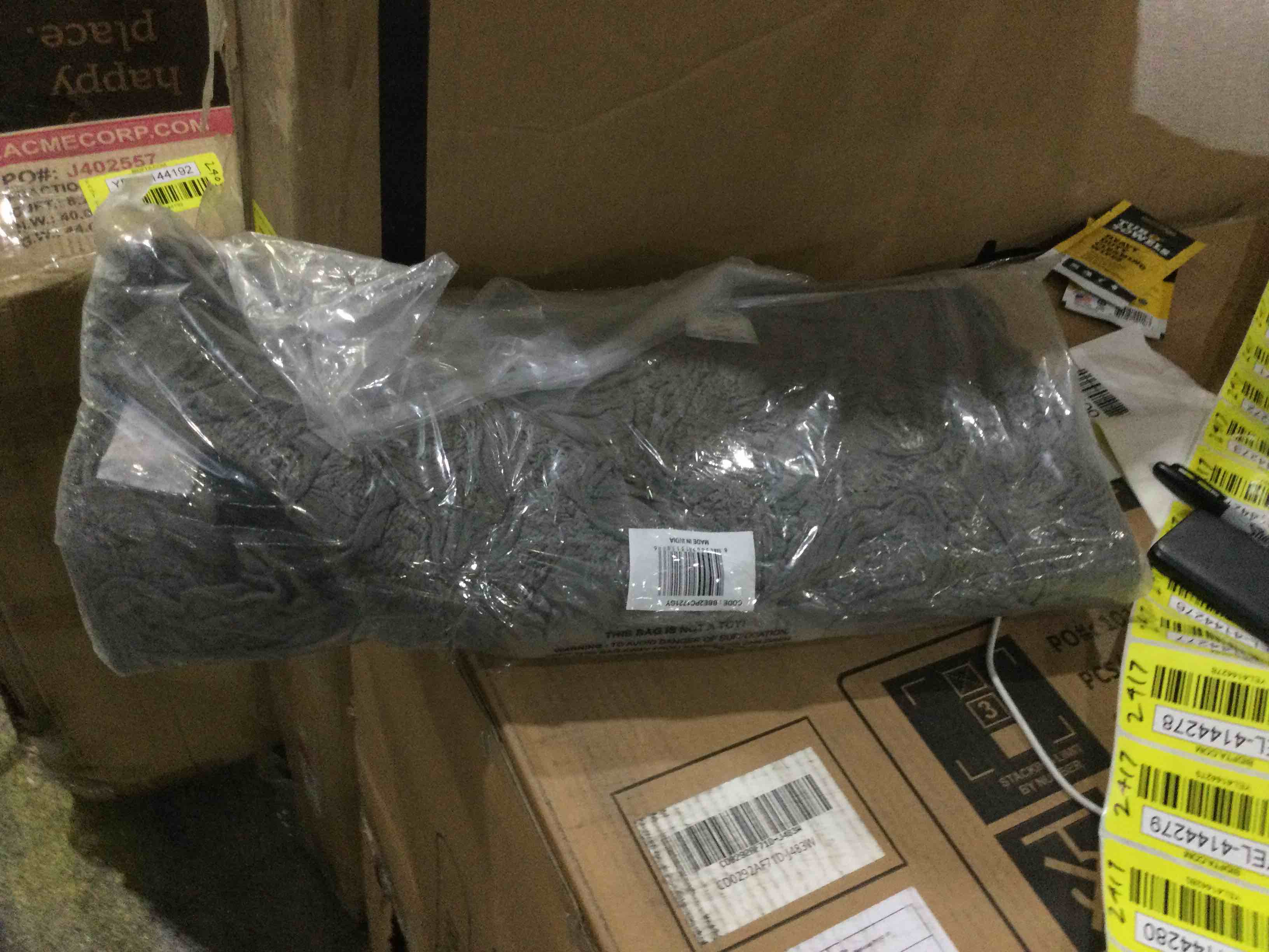 https://s3.amazonaws.com/lotting-images-prod/bidfta/YEL4144285_1696451428709.jpeg
