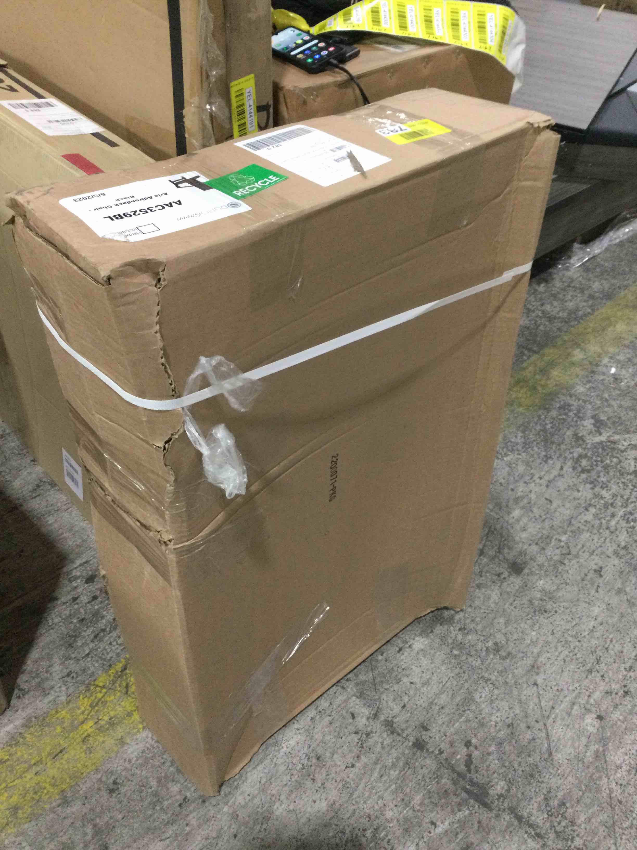 https://s3.amazonaws.com/lotting-images-prod/bidfta/YEL4144305_1696521950971.jpeg