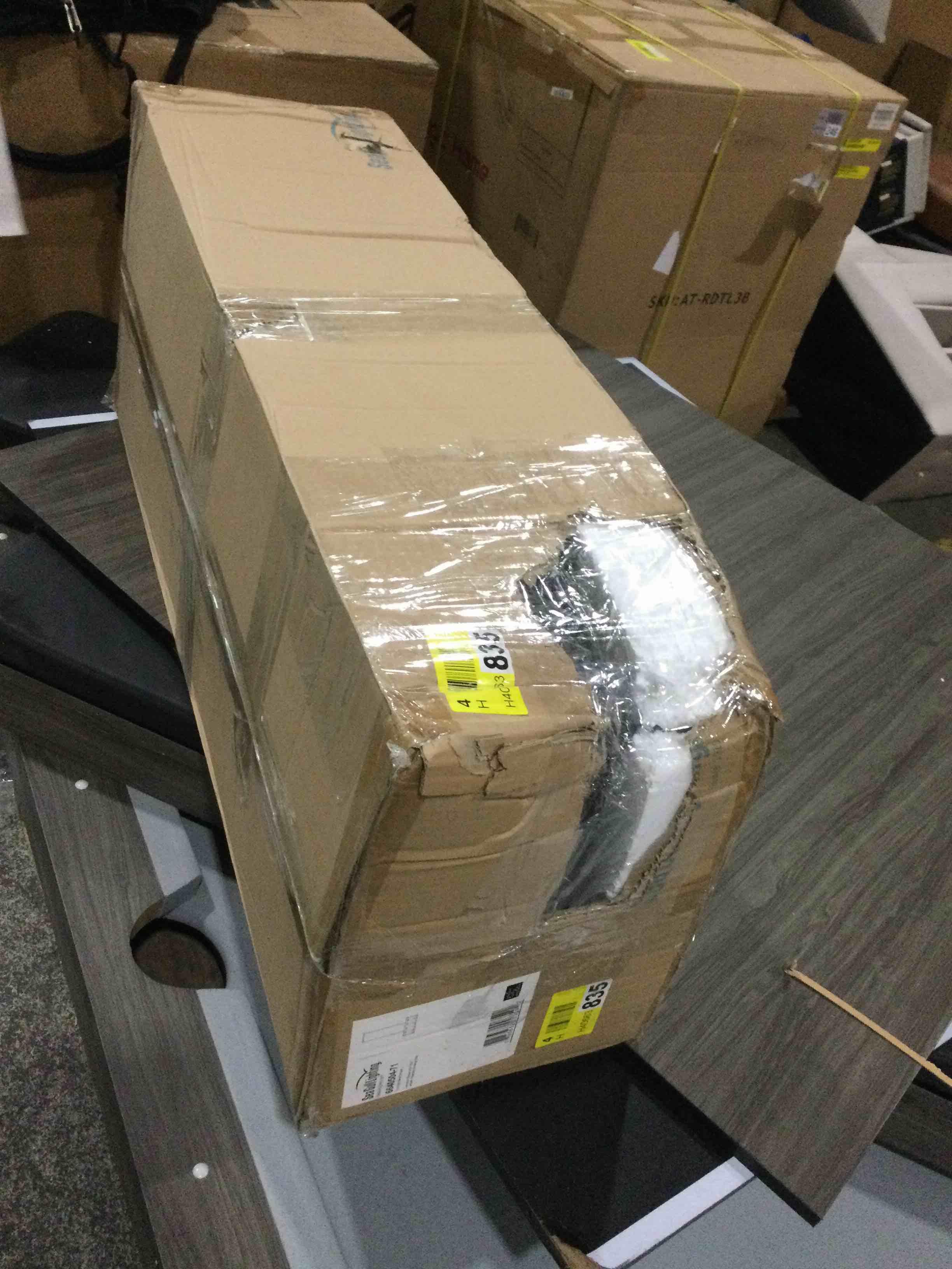 https://s3.amazonaws.com/lotting-images-prod/bidfta/YEL4144308_1696520432845.jpeg