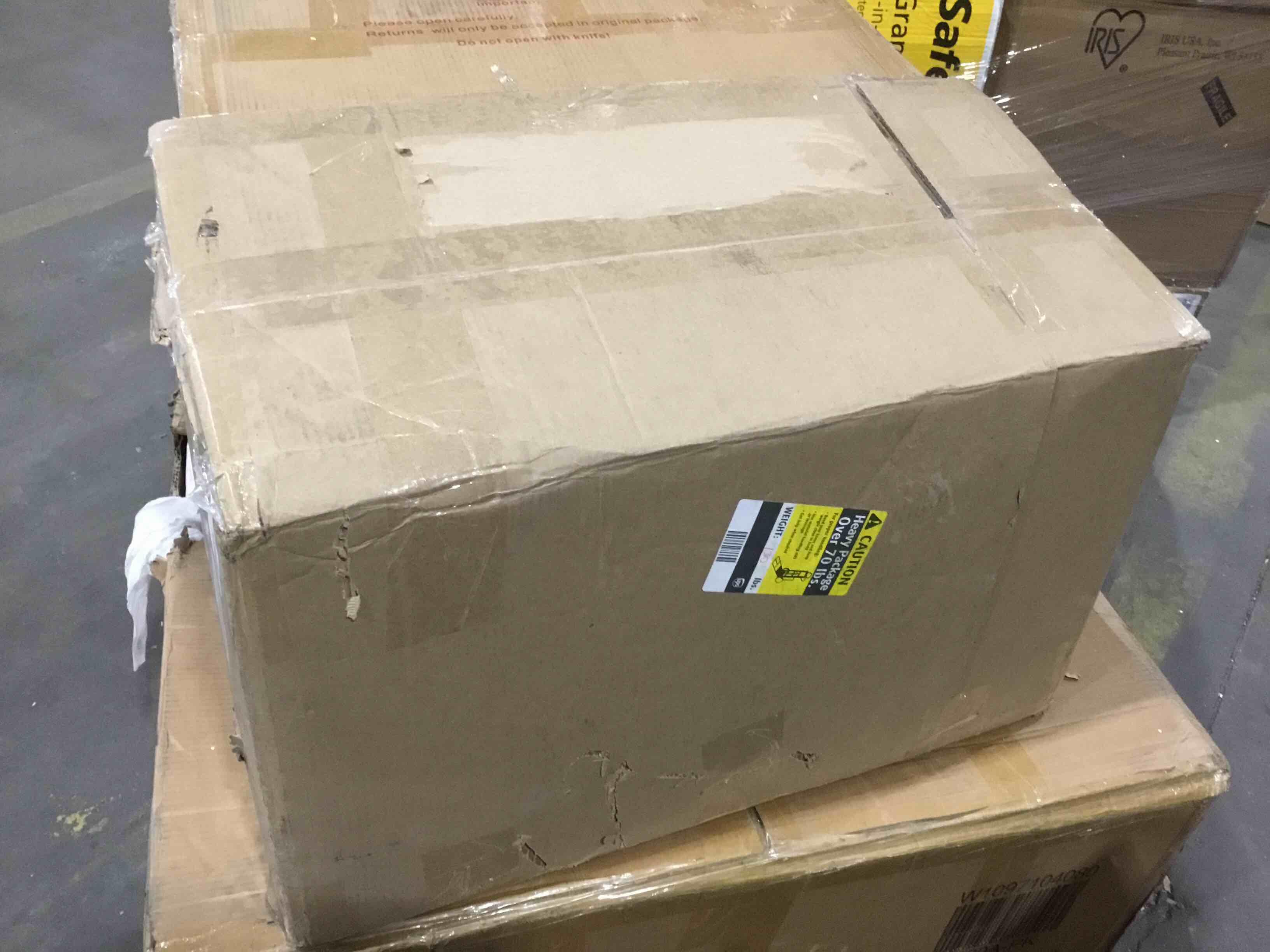 https://s3.amazonaws.com/lotting-images-prod/bidfta/YEL4146201_1706365233110.jpeg