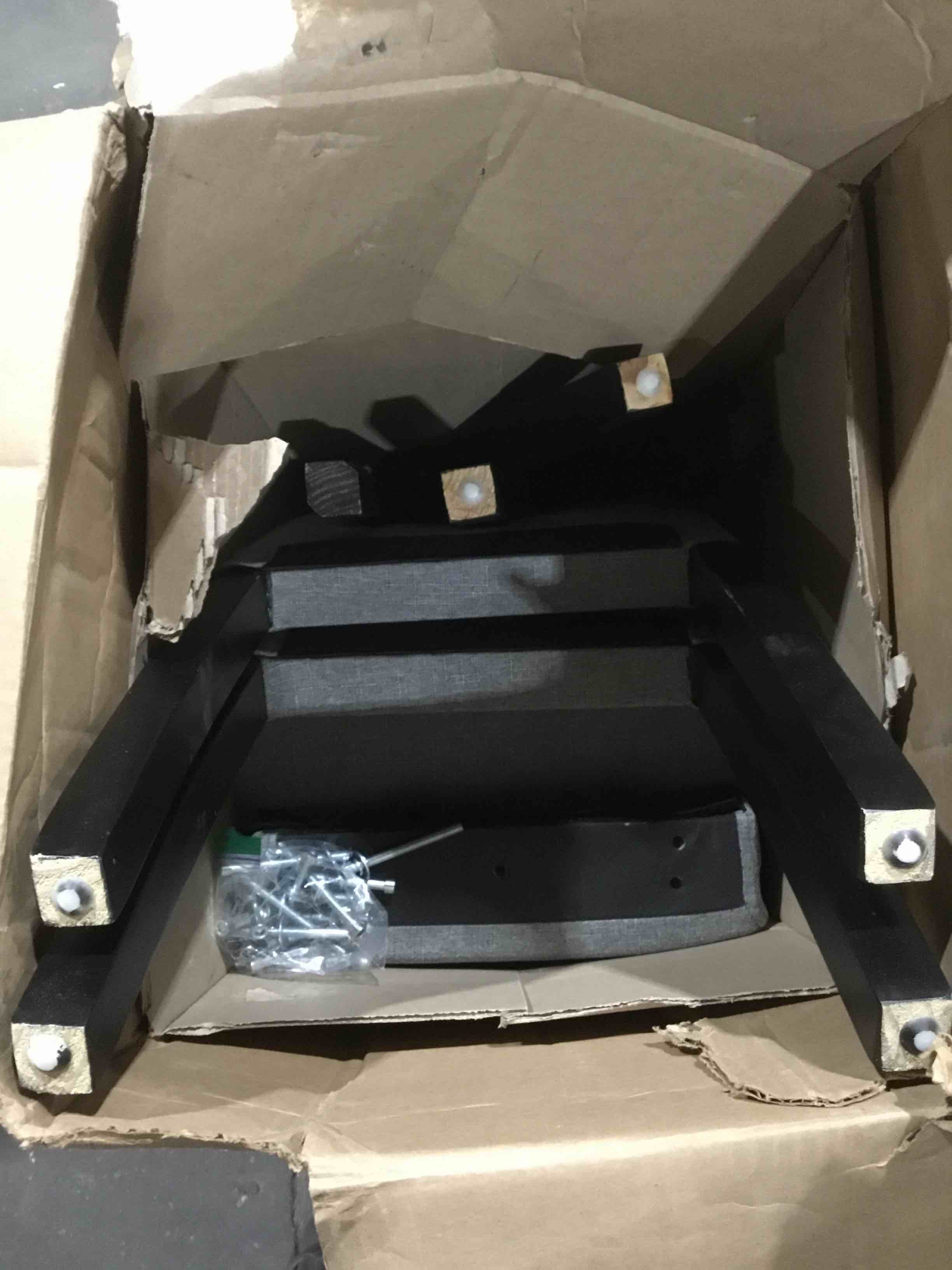 https://s3.amazonaws.com/lotting-images-prod/bidfta/YEL4146204_1706366428795.jpeg