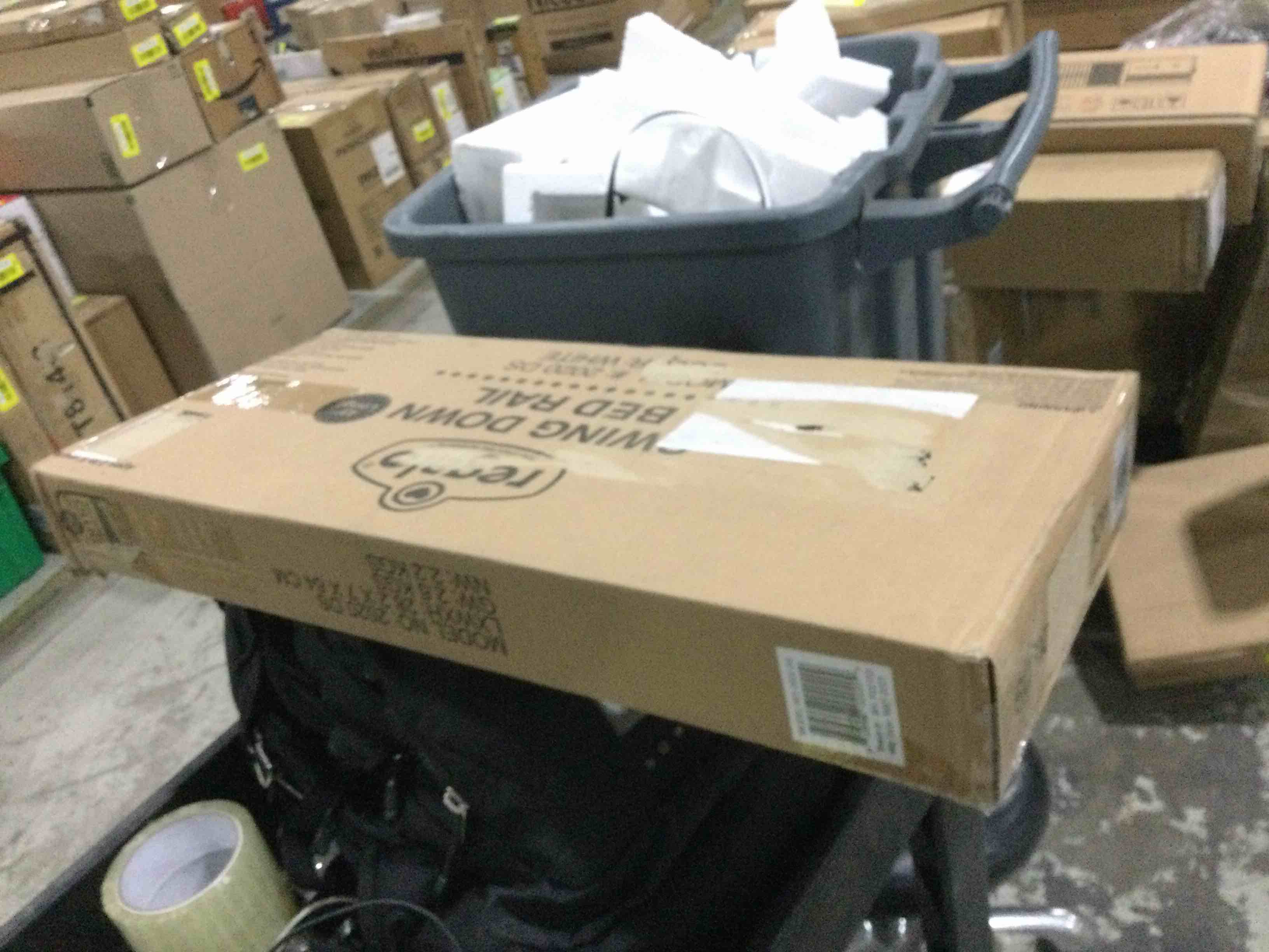https://s3.amazonaws.com/lotting-images-prod/bidfta/YEL4147231_1704828949242.jpeg