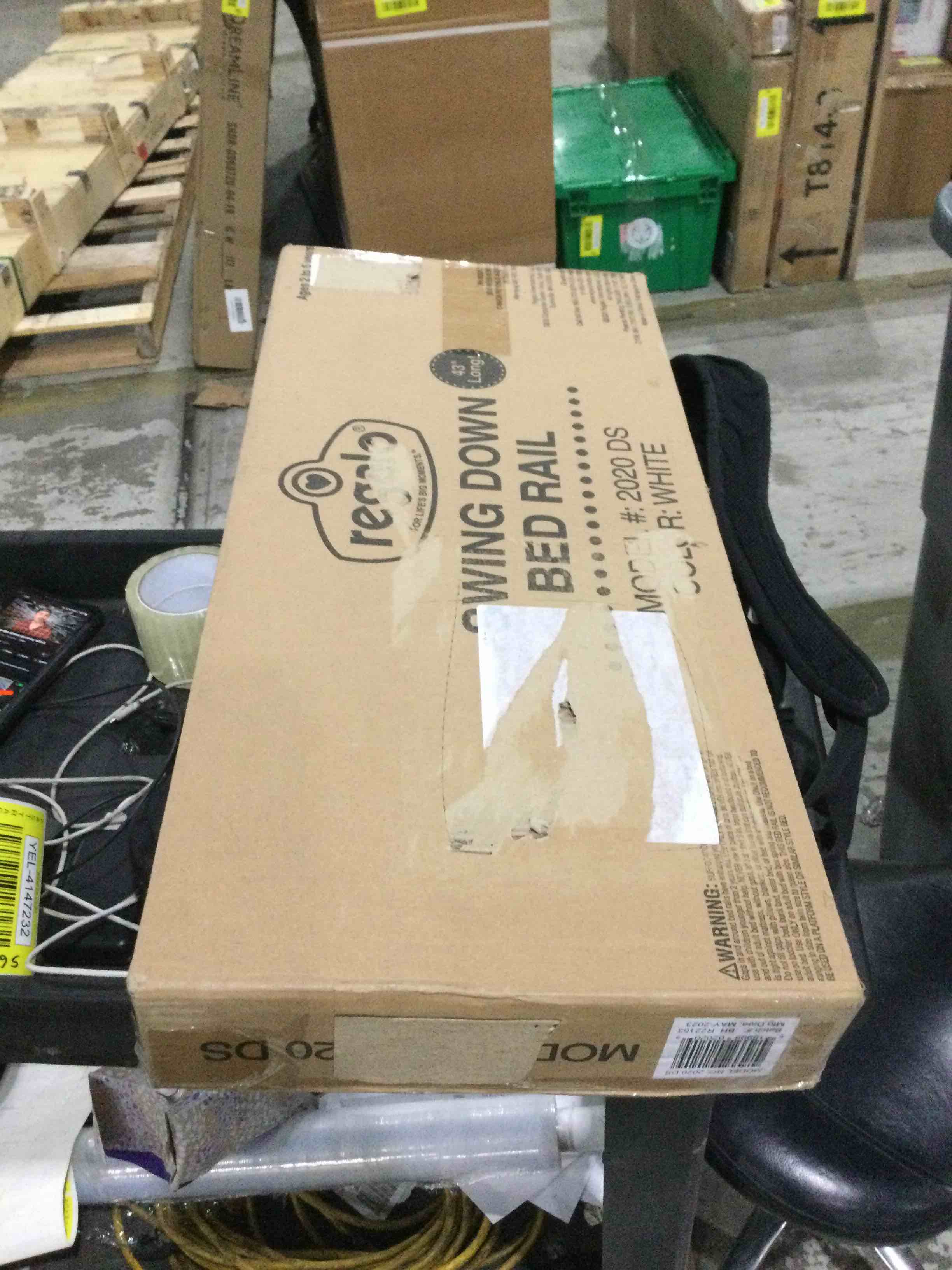 https://s3.amazonaws.com/lotting-images-prod/bidfta/YEL4147231_1704828954261.jpeg