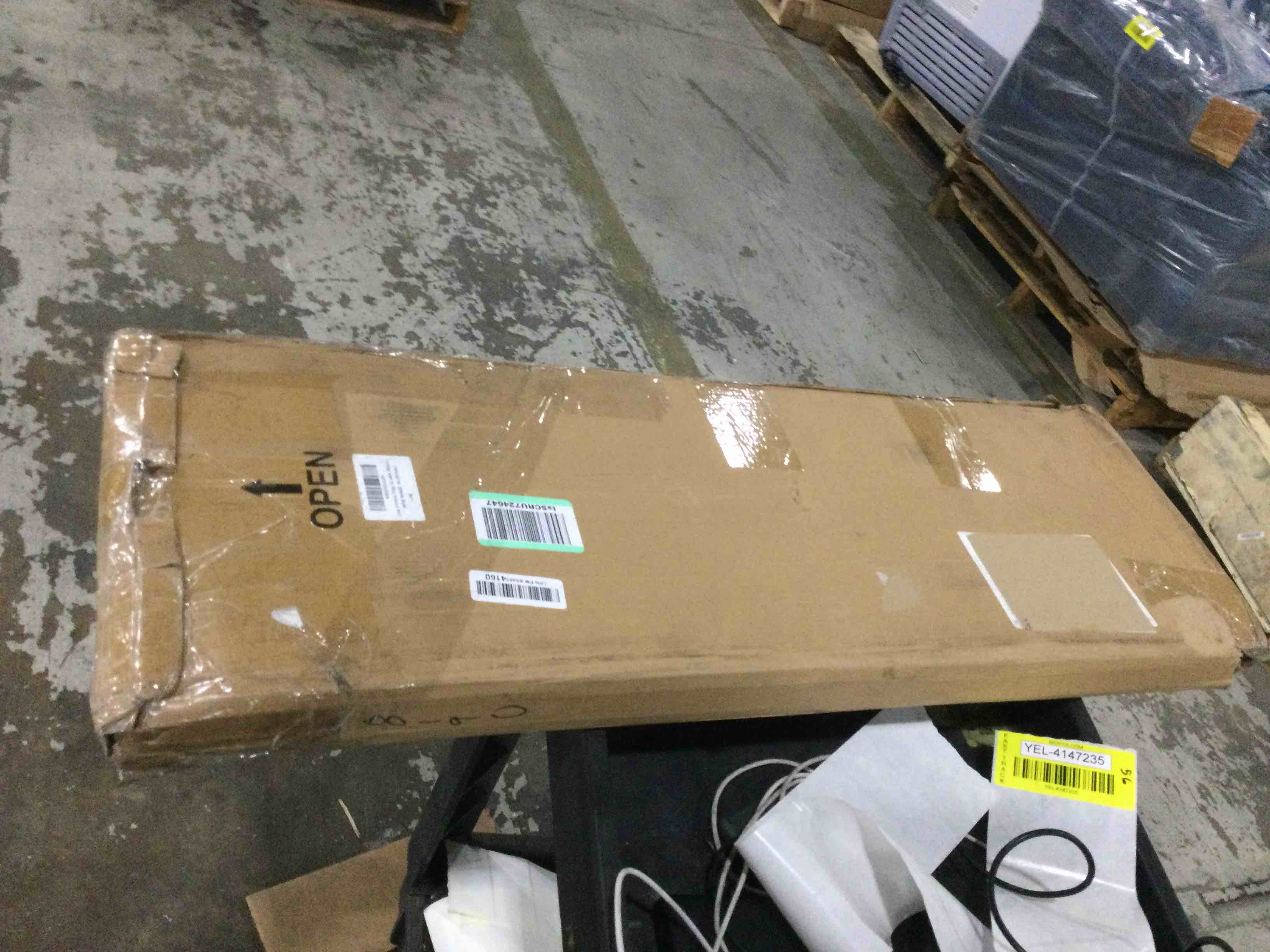 https://s3.amazonaws.com/lotting-images-prod/bidfta/YEL4147235_1704829525003.jpeg