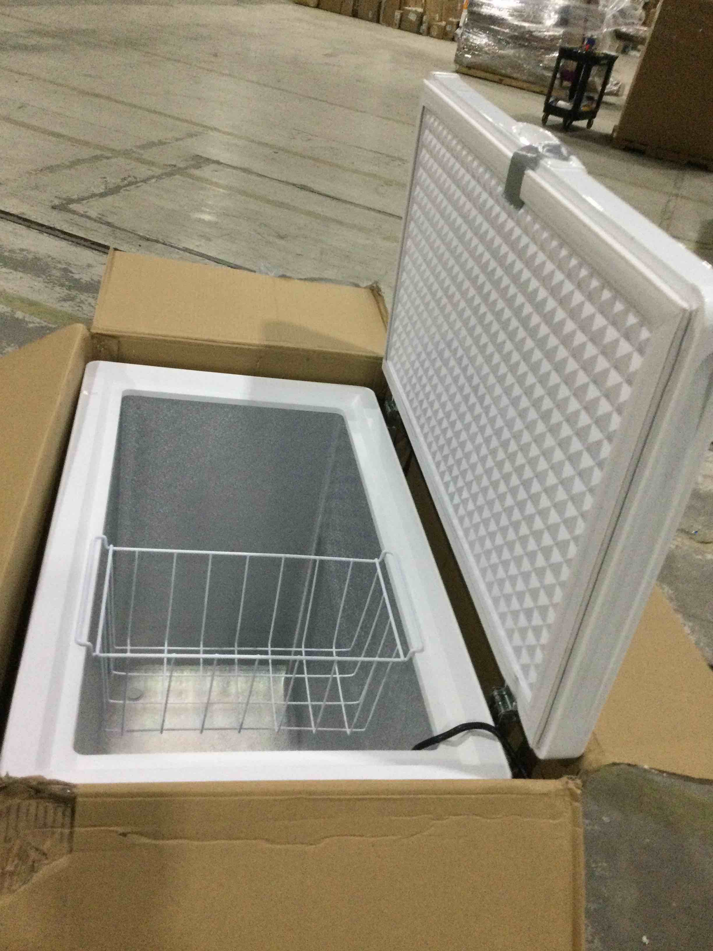 Koolatron KTCF195 6.9 Cubic Foot (195 Liters) Large Chest Freezer with