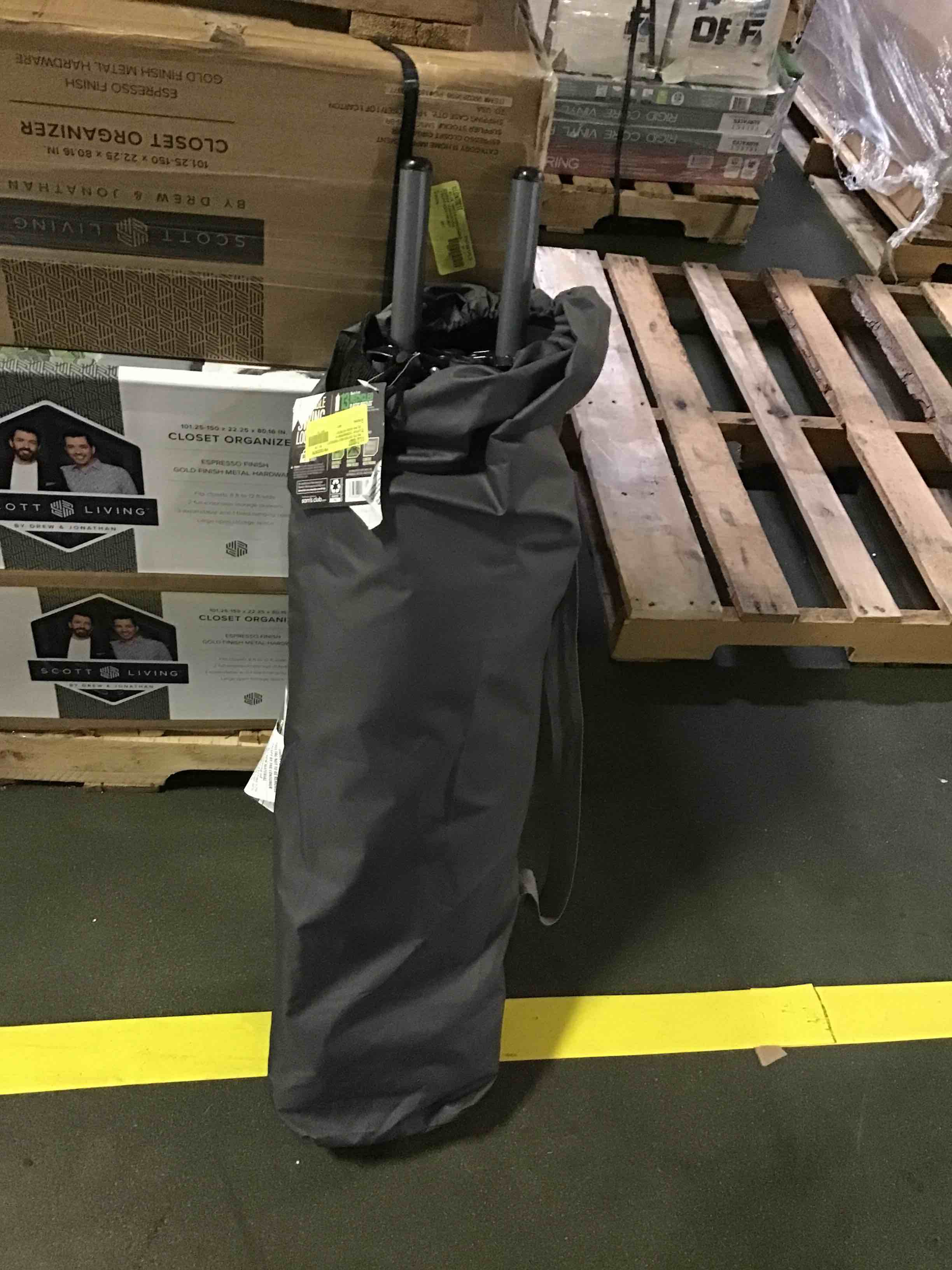 https://s3.amazonaws.com/lotting-images-prod/bidfta/YEL4161351_1690558101220.jpeg