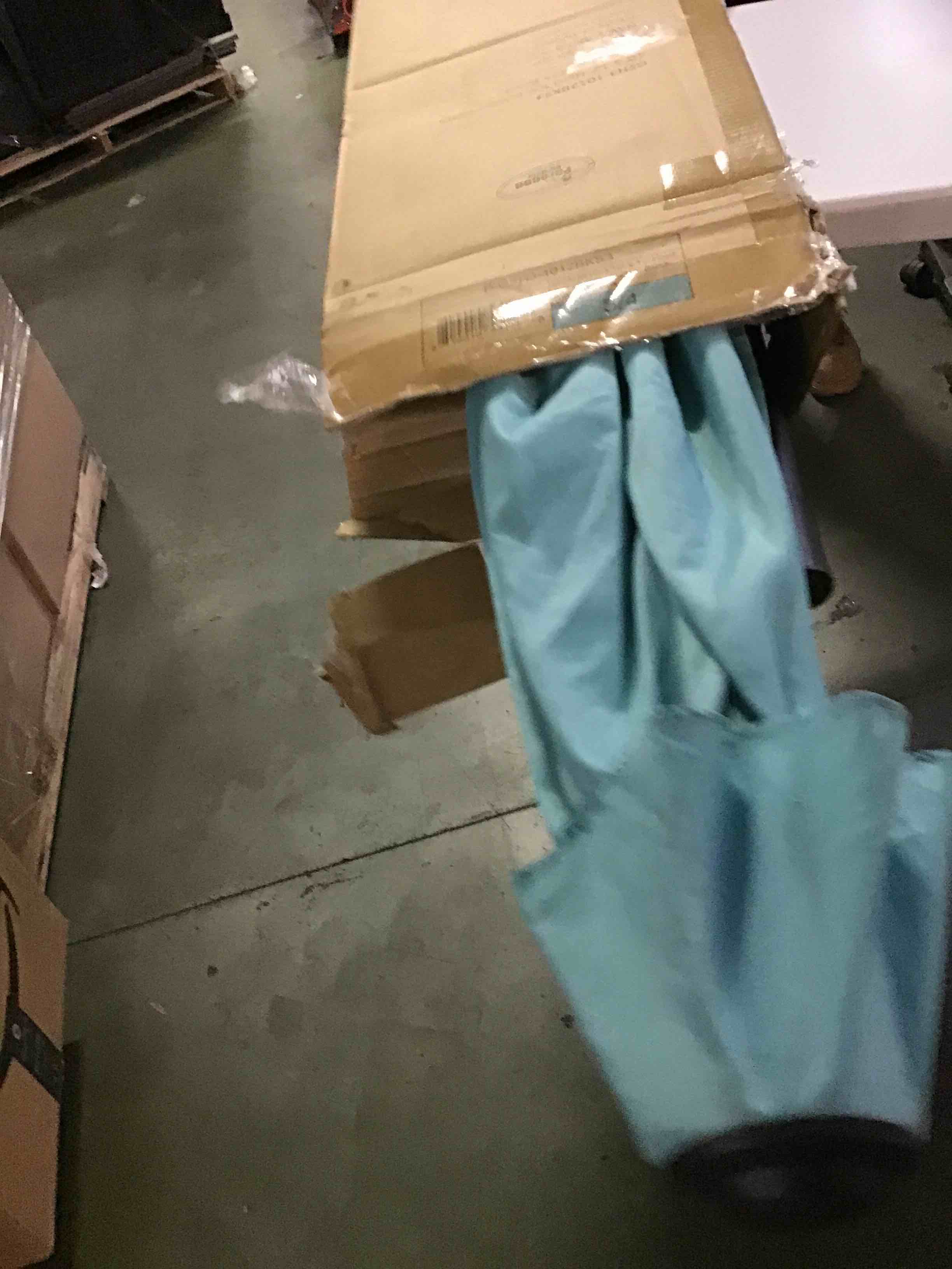 https://s3.amazonaws.com/lotting-images-prod/bidfta/YEL4161365_1690561274260.jpeg