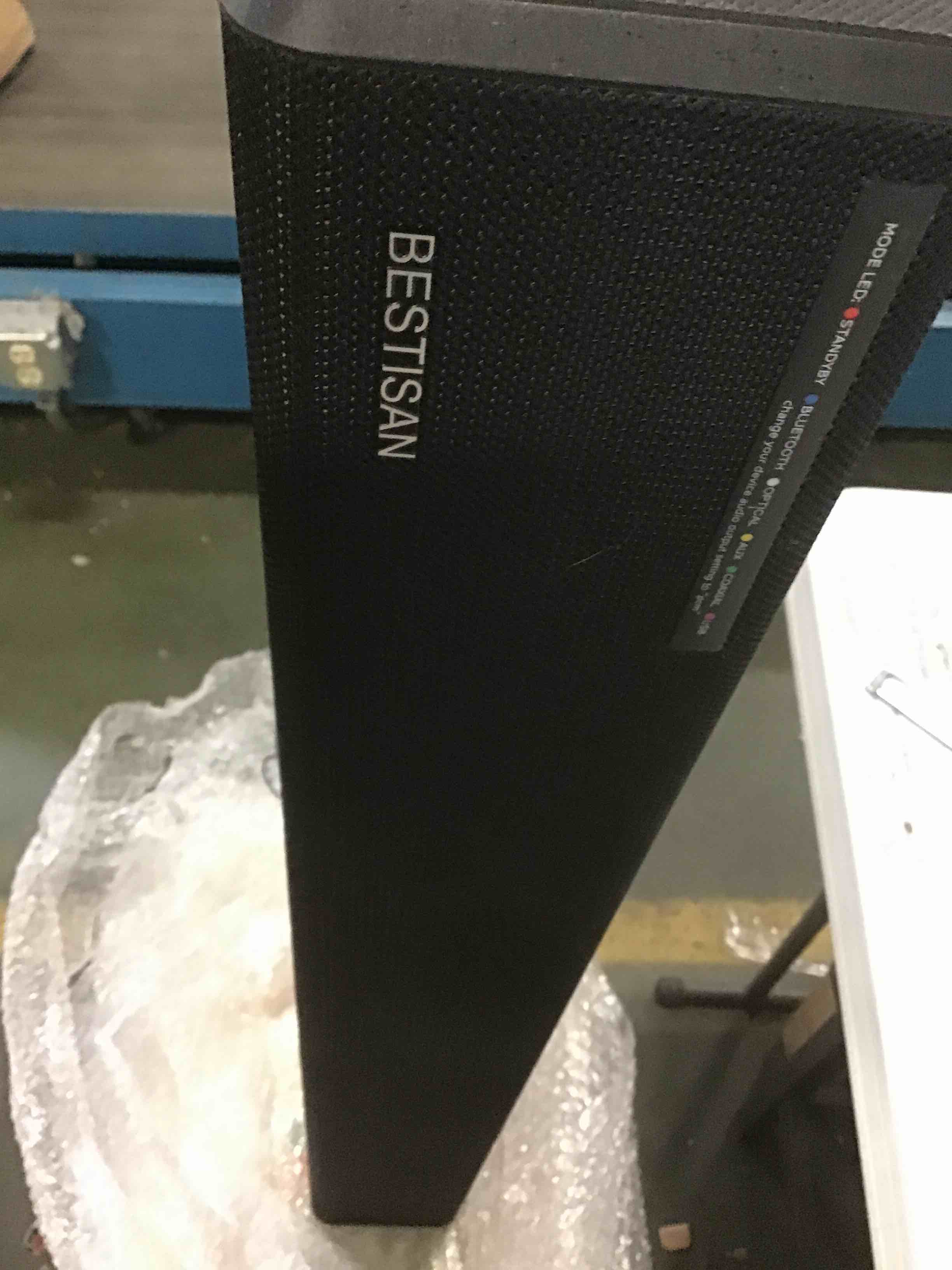 https://s3.amazonaws.com/lotting-images-prod/bidfta/YEL4162243_1678108527306.jpeg