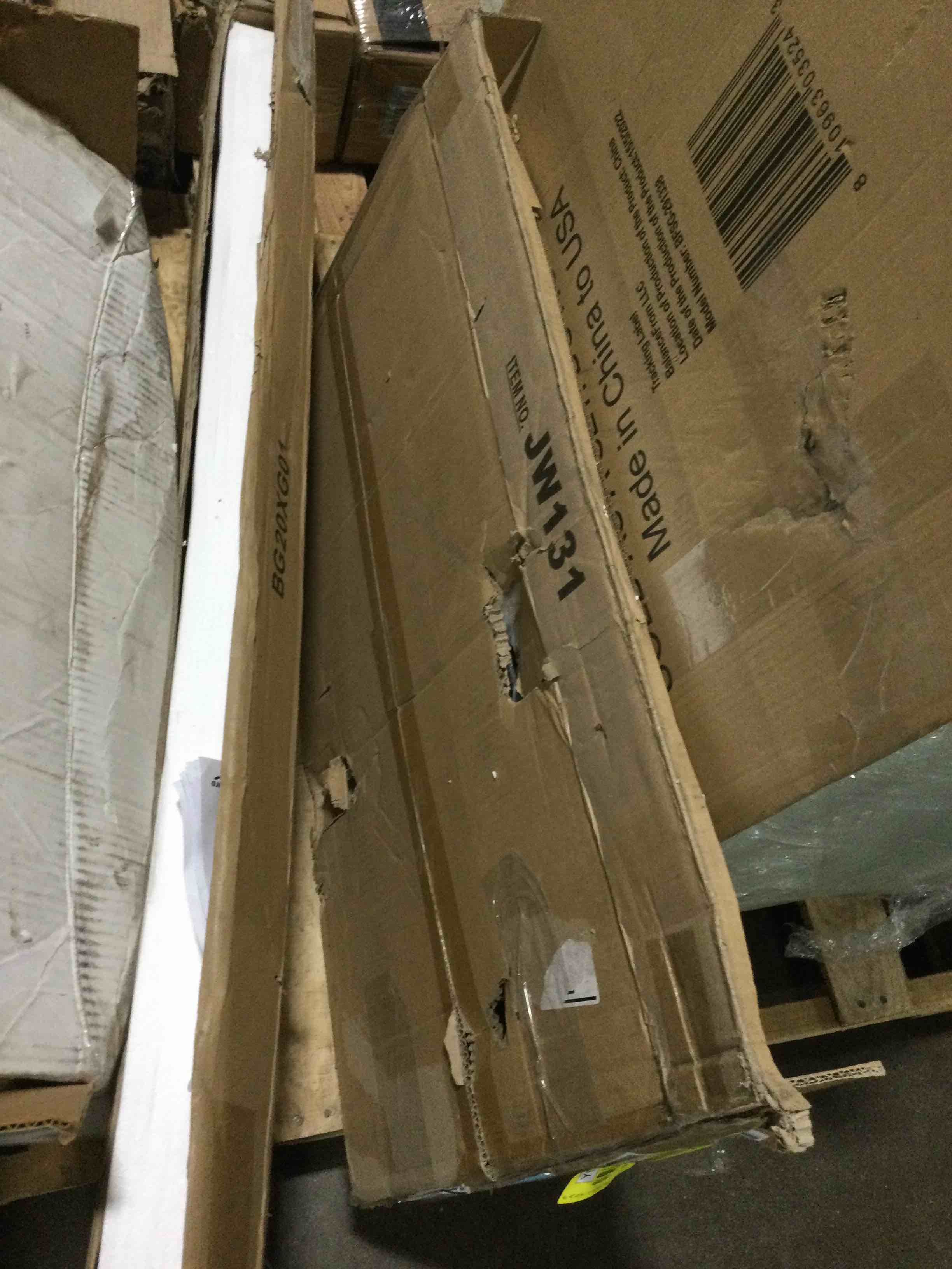 https://s3.amazonaws.com/lotting-images-prod/bidfta/YEL4194878_1676391800690.jpeg