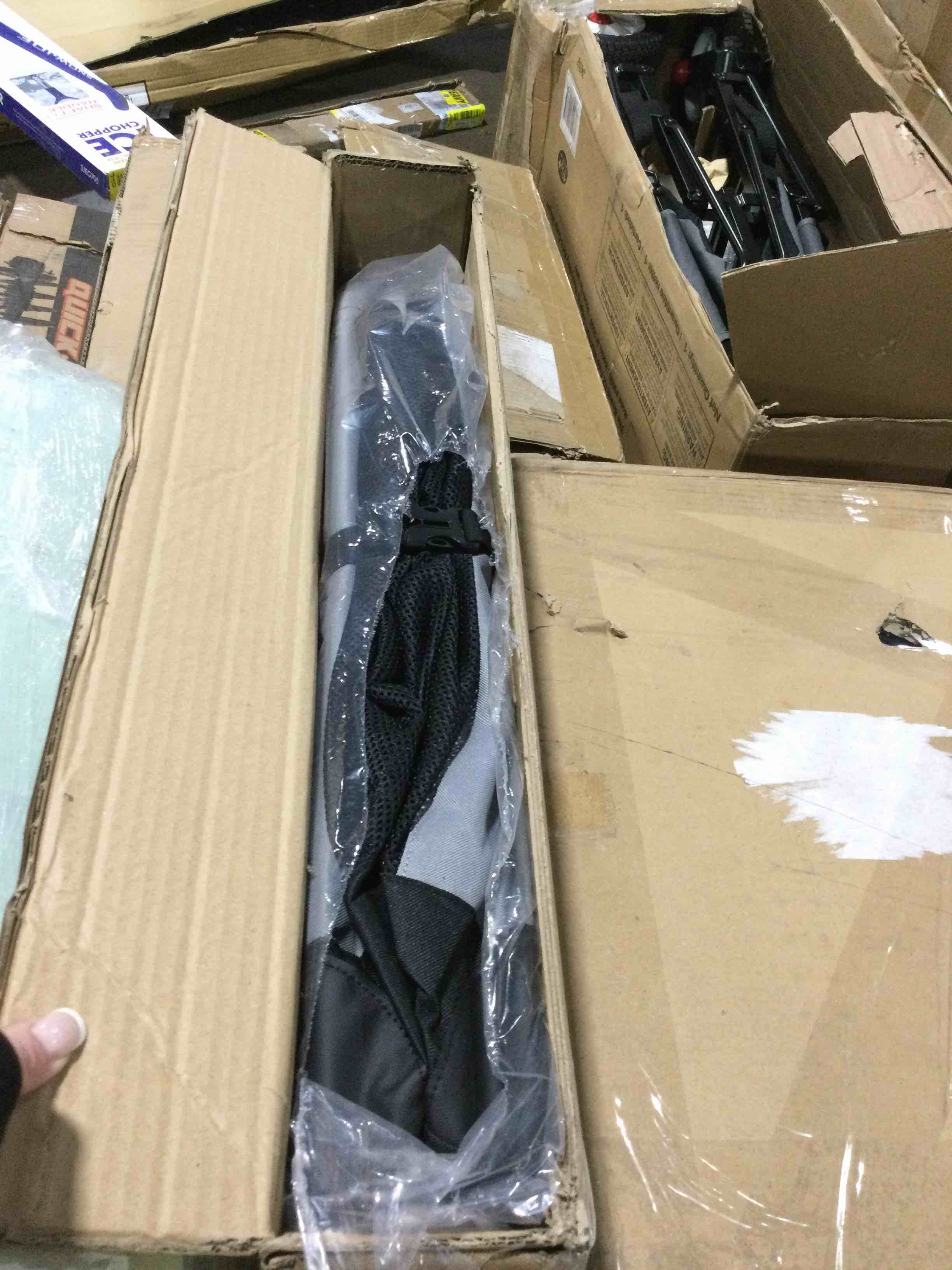https://s3.amazonaws.com/lotting-images-prod/bidfta/YEL4194882_1676391352387.jpeg