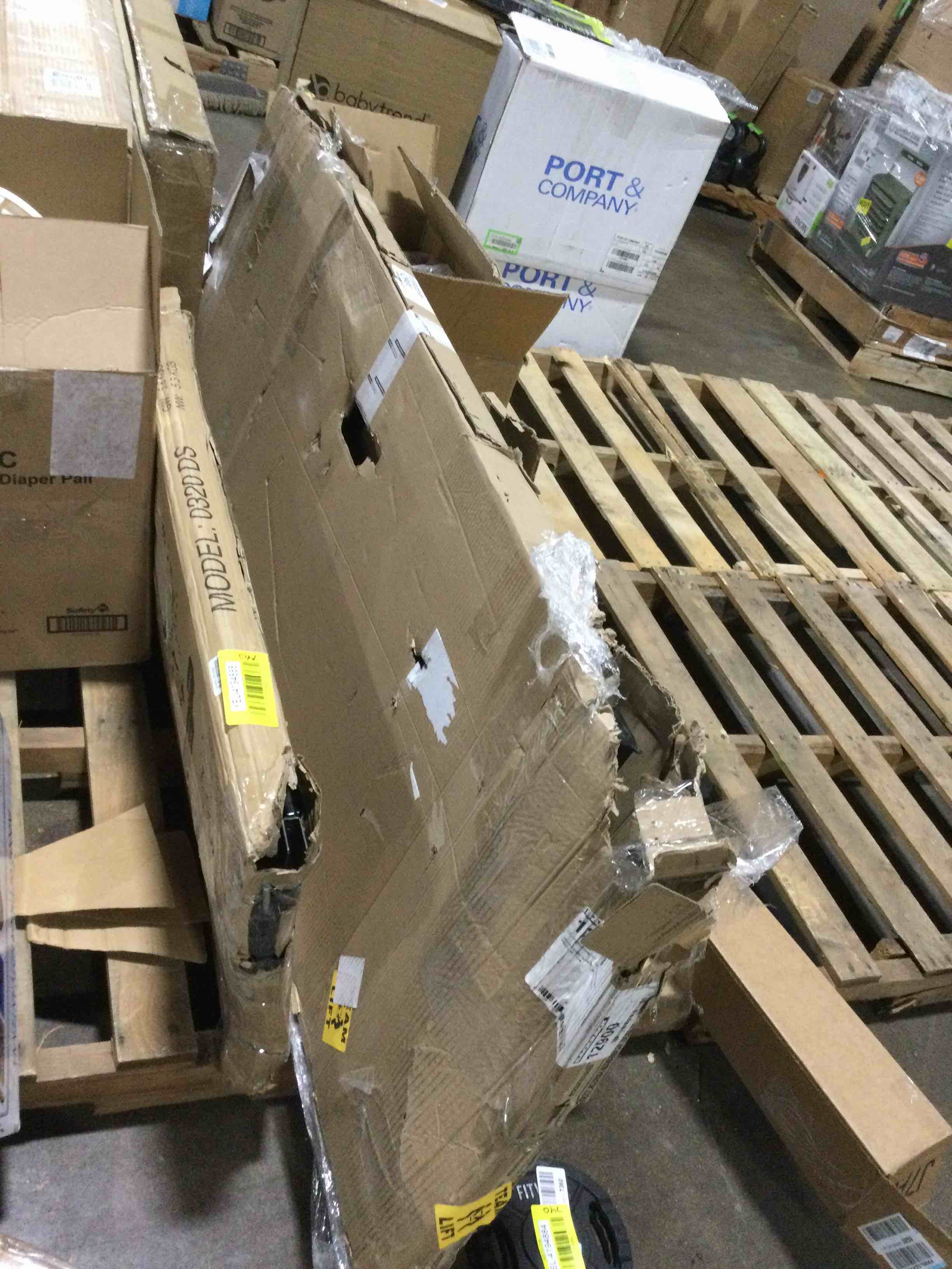https://s3.amazonaws.com/lotting-images-prod/bidfta/YEL4194883_1676391160773.jpeg