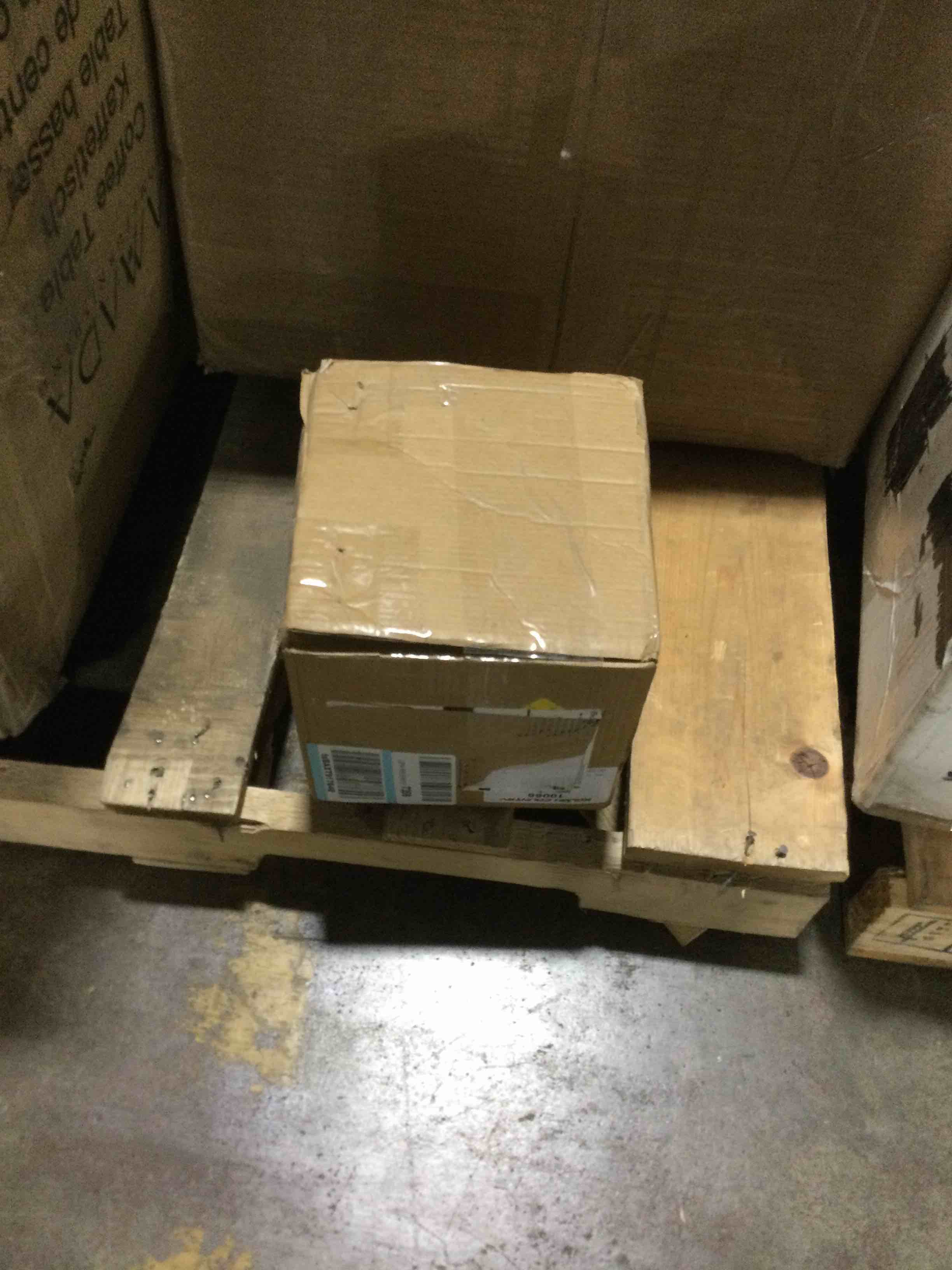 https://s3.amazonaws.com/lotting-images-prod/bidfta/YEL4195361_1676392878324.jpeg