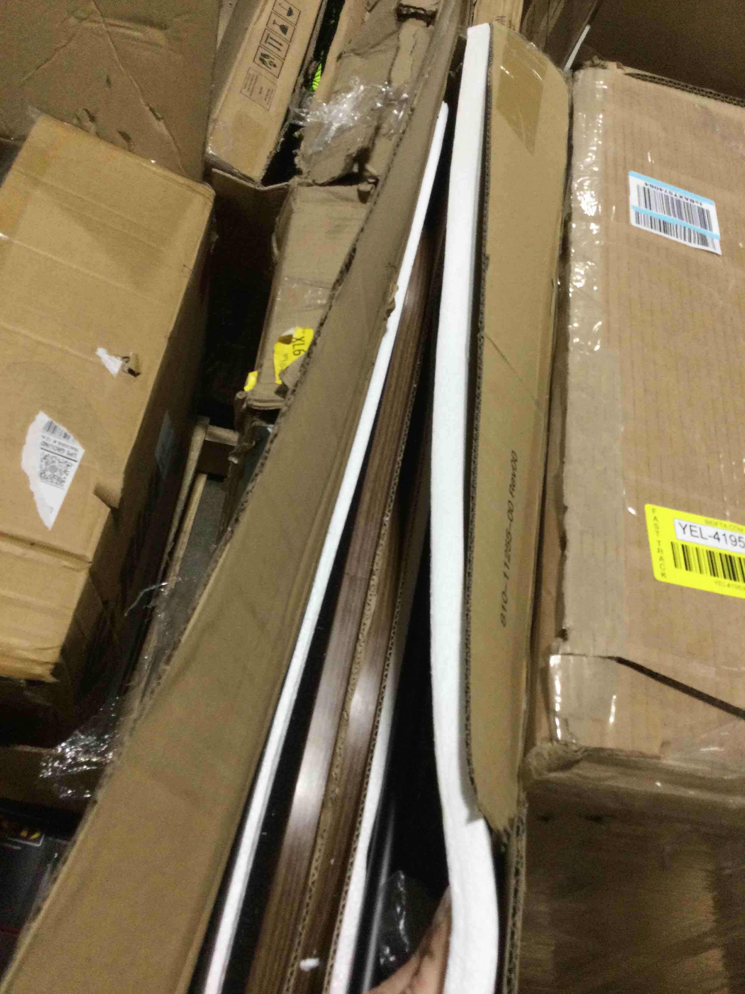https://s3.amazonaws.com/lotting-images-prod/bidfta/YEL4195362_1676392956235.jpeg