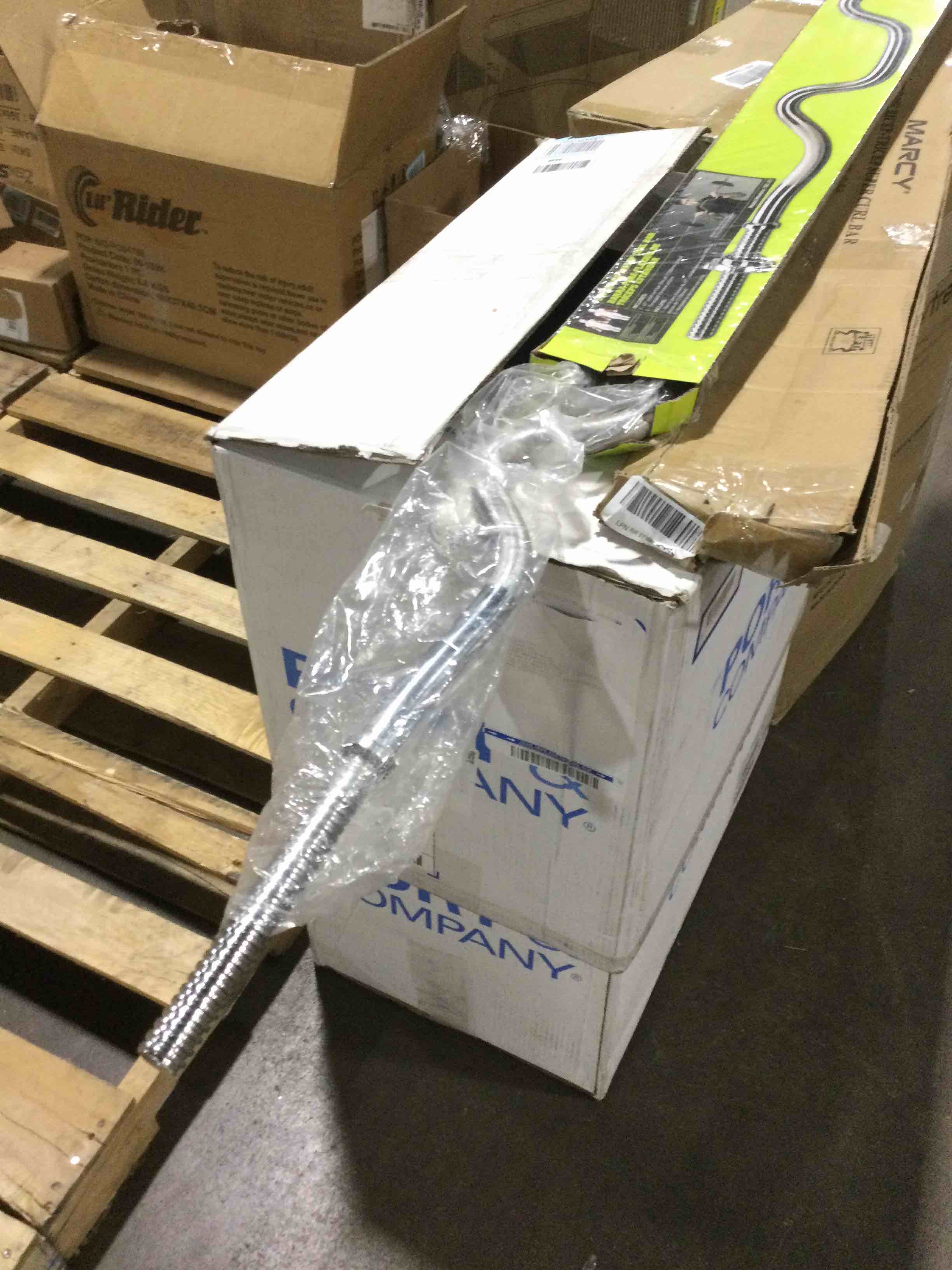 https://s3.amazonaws.com/lotting-images-prod/bidfta/YEL4195363_1676396801519.jpeg