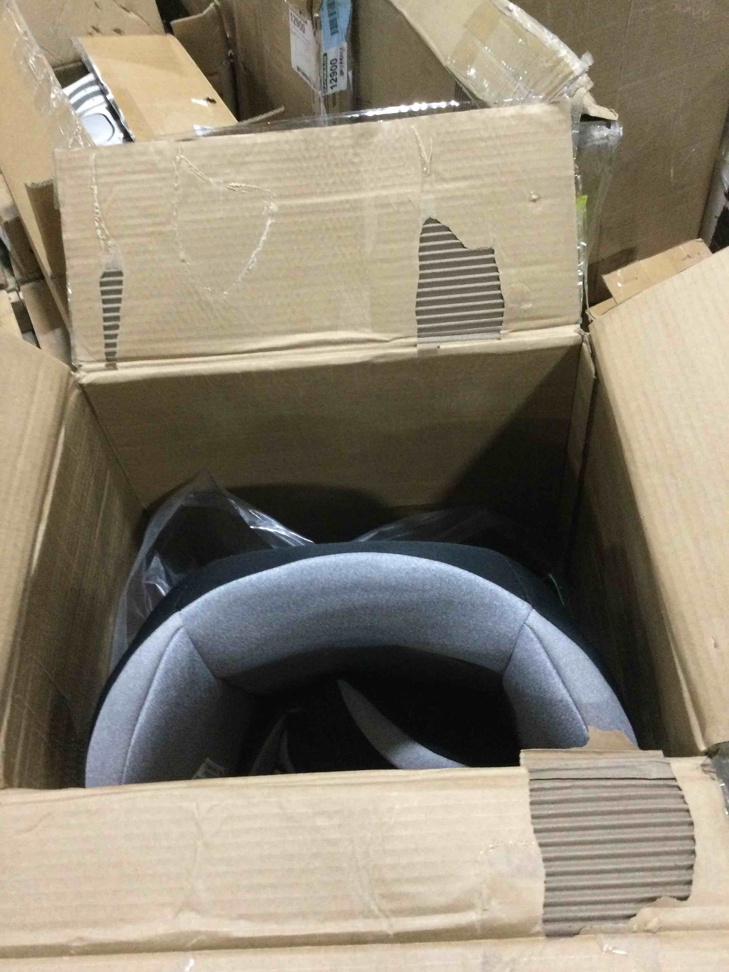 https://s3.amazonaws.com/lotting-images-prod/bidfta/YEL4195364_1676396899566.jpeg