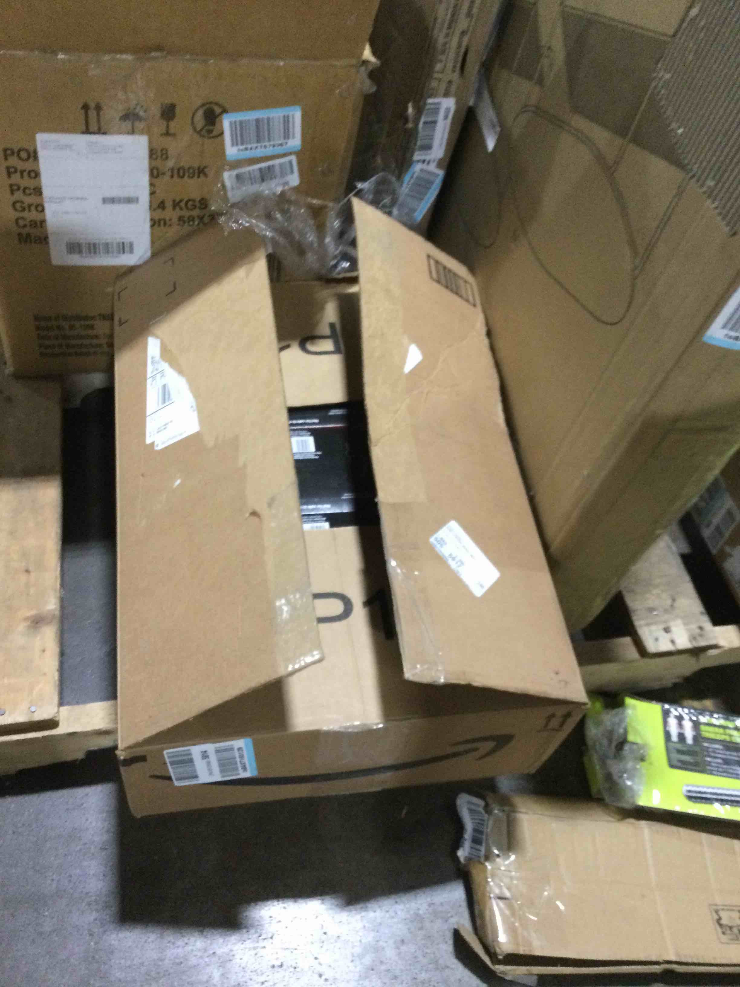 https://s3.amazonaws.com/lotting-images-prod/bidfta/YEL4195365_1676396960088.jpeg