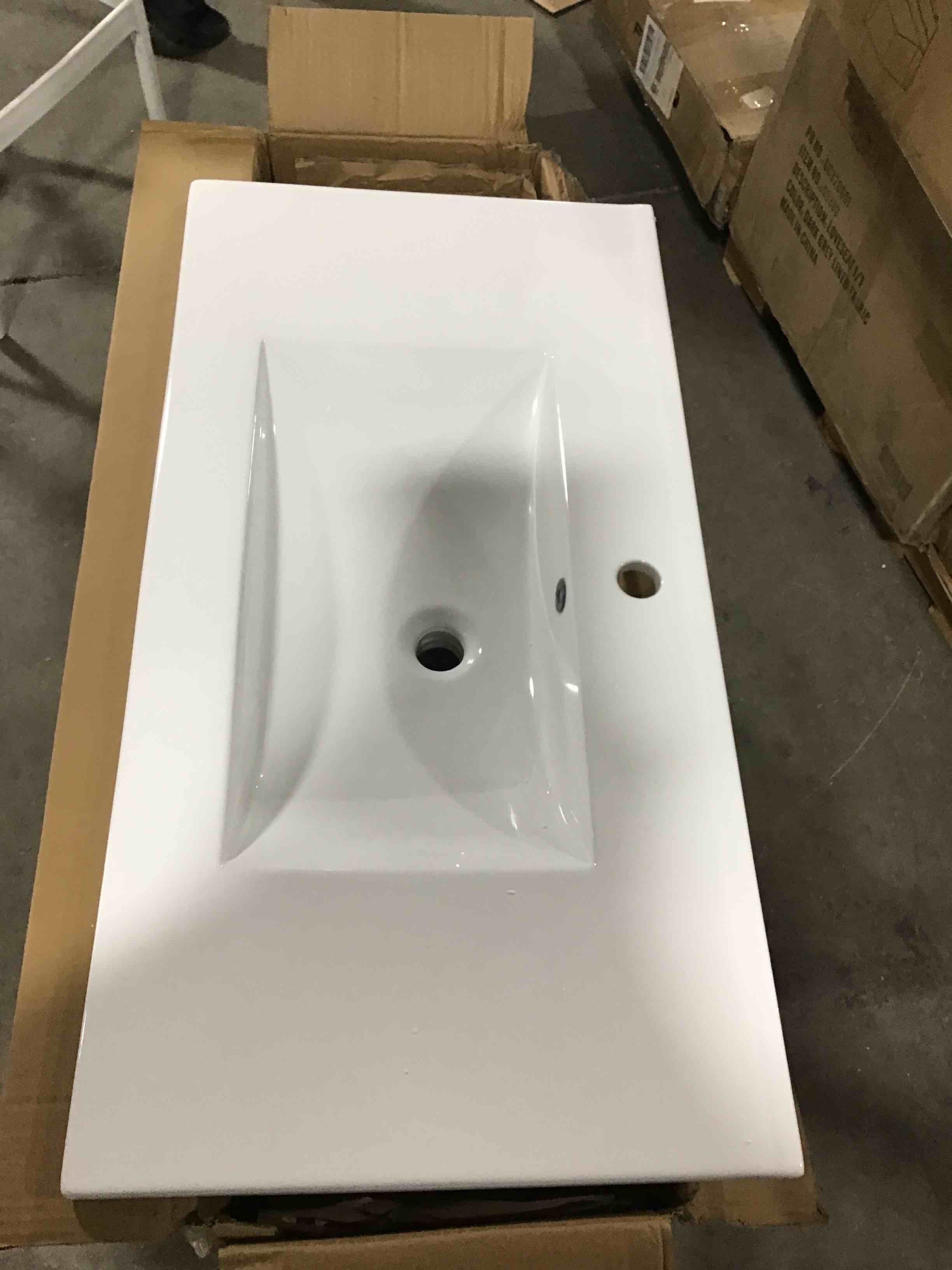THKFVS020WH0BE sink 36 with black faucet