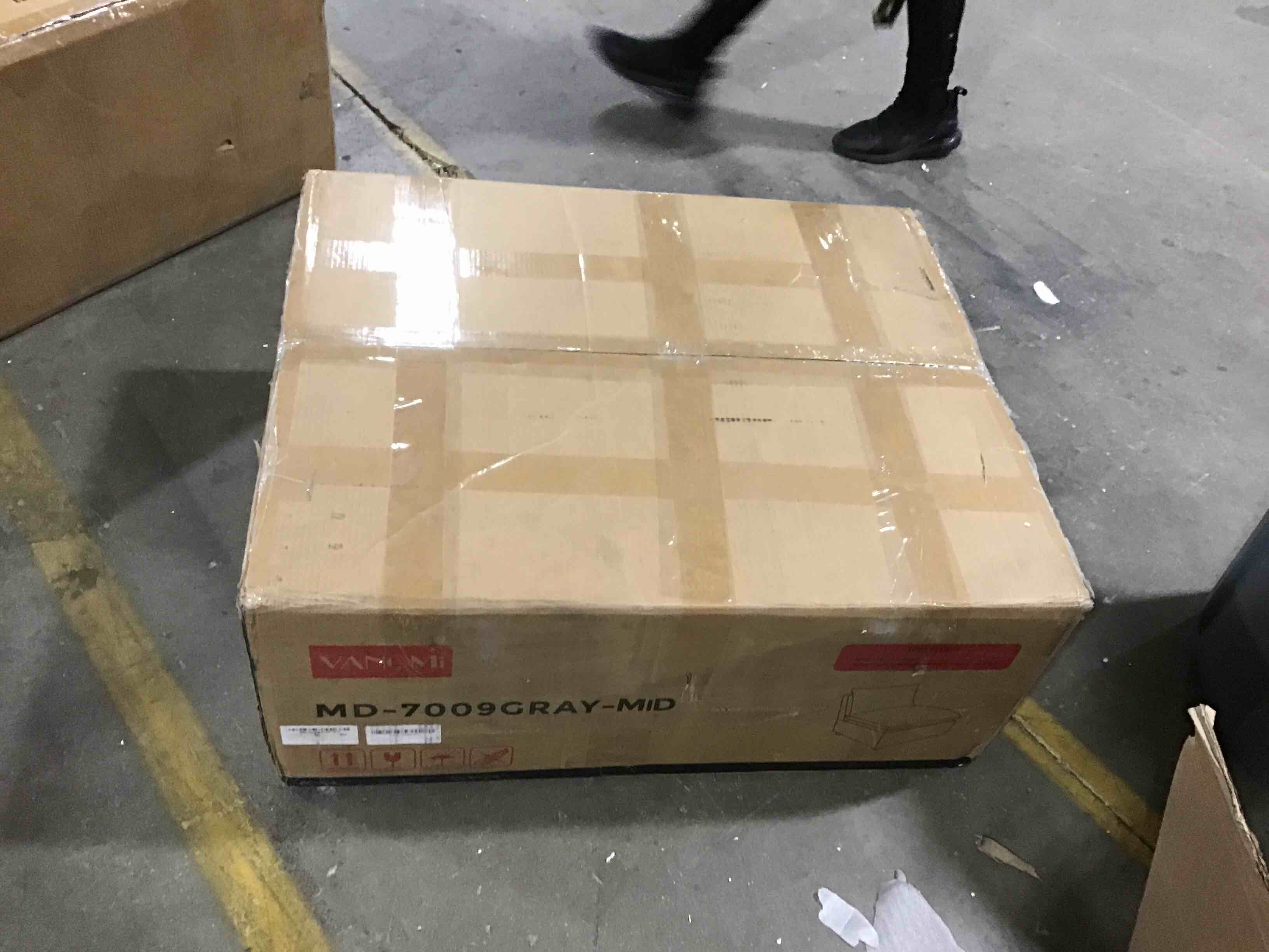 https://s3.amazonaws.com/lotting-images-prod/bidfta/YEL4242142_1700065188288.jpeg
