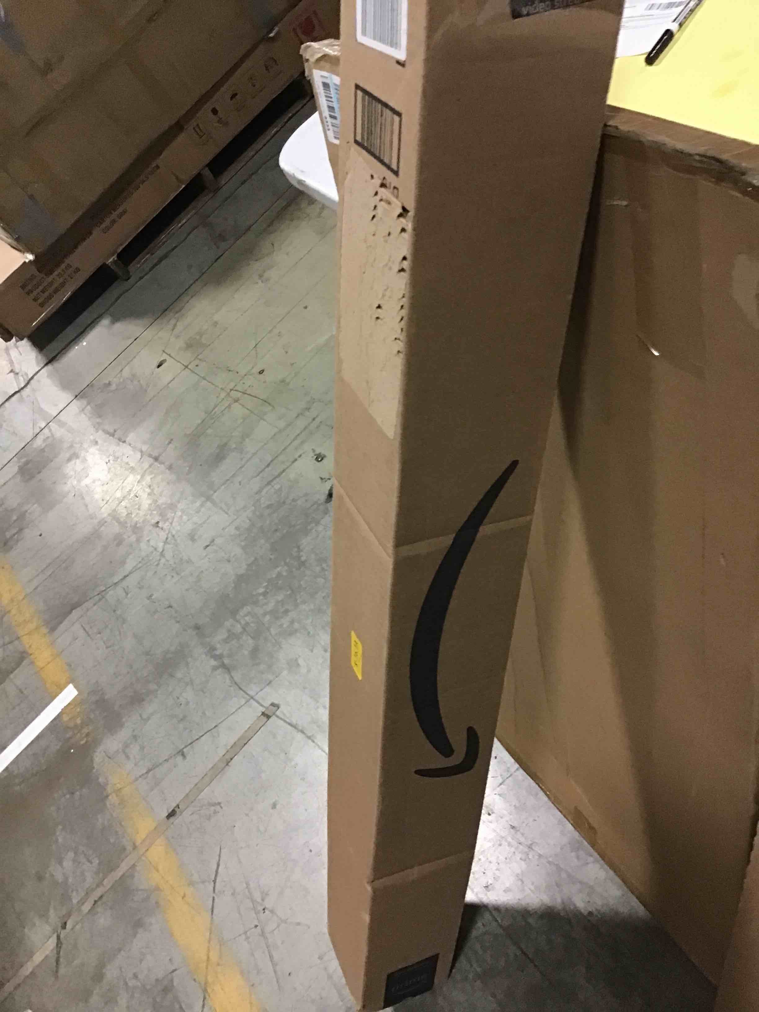 https://s3.amazonaws.com/lotting-images-prod/bidfta/YEL4299700_1694442291847.jpeg
