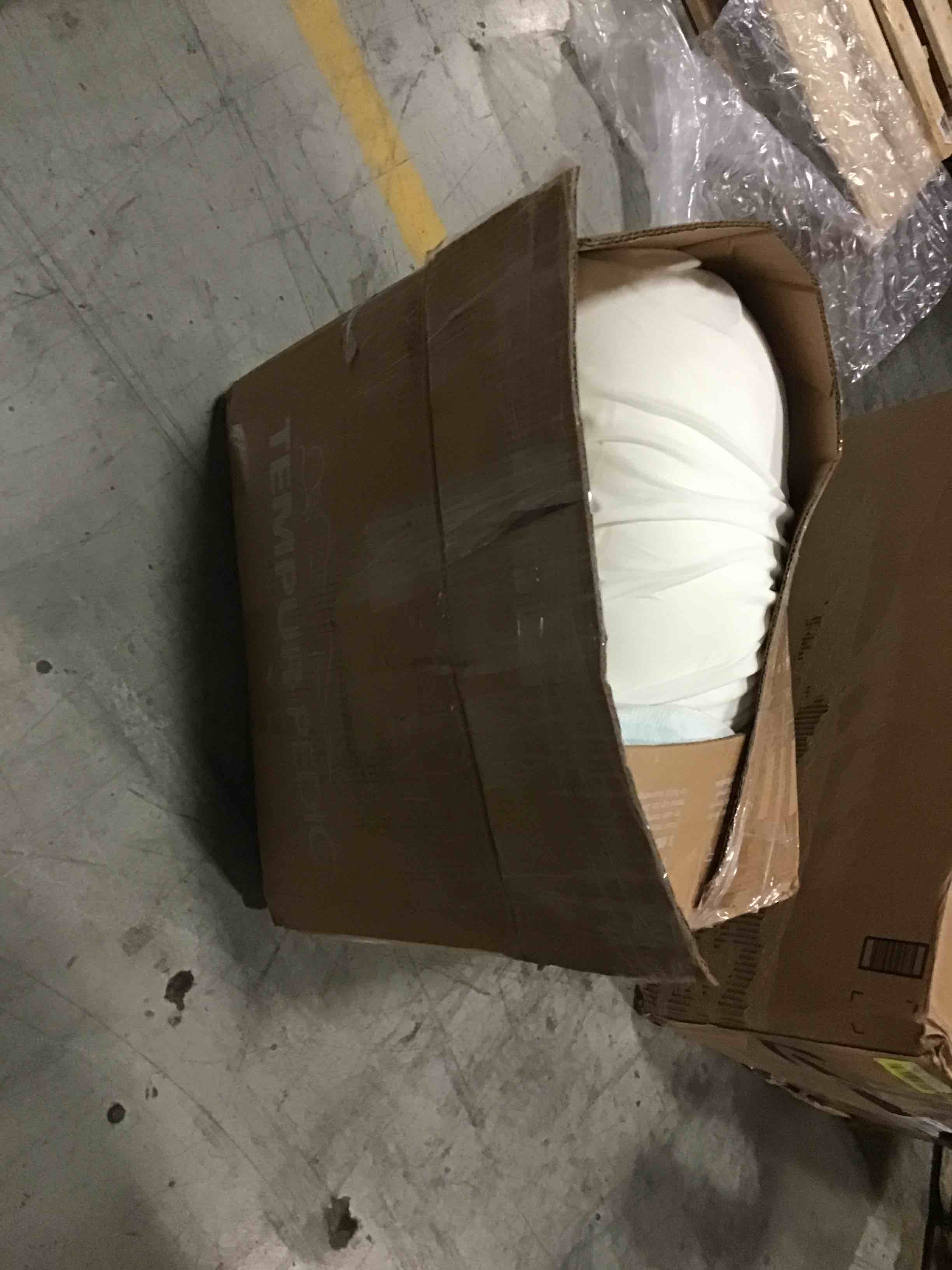 https://s3.amazonaws.com/lotting-images-prod/bidfta/YEL4299709_1694445799362.jpeg