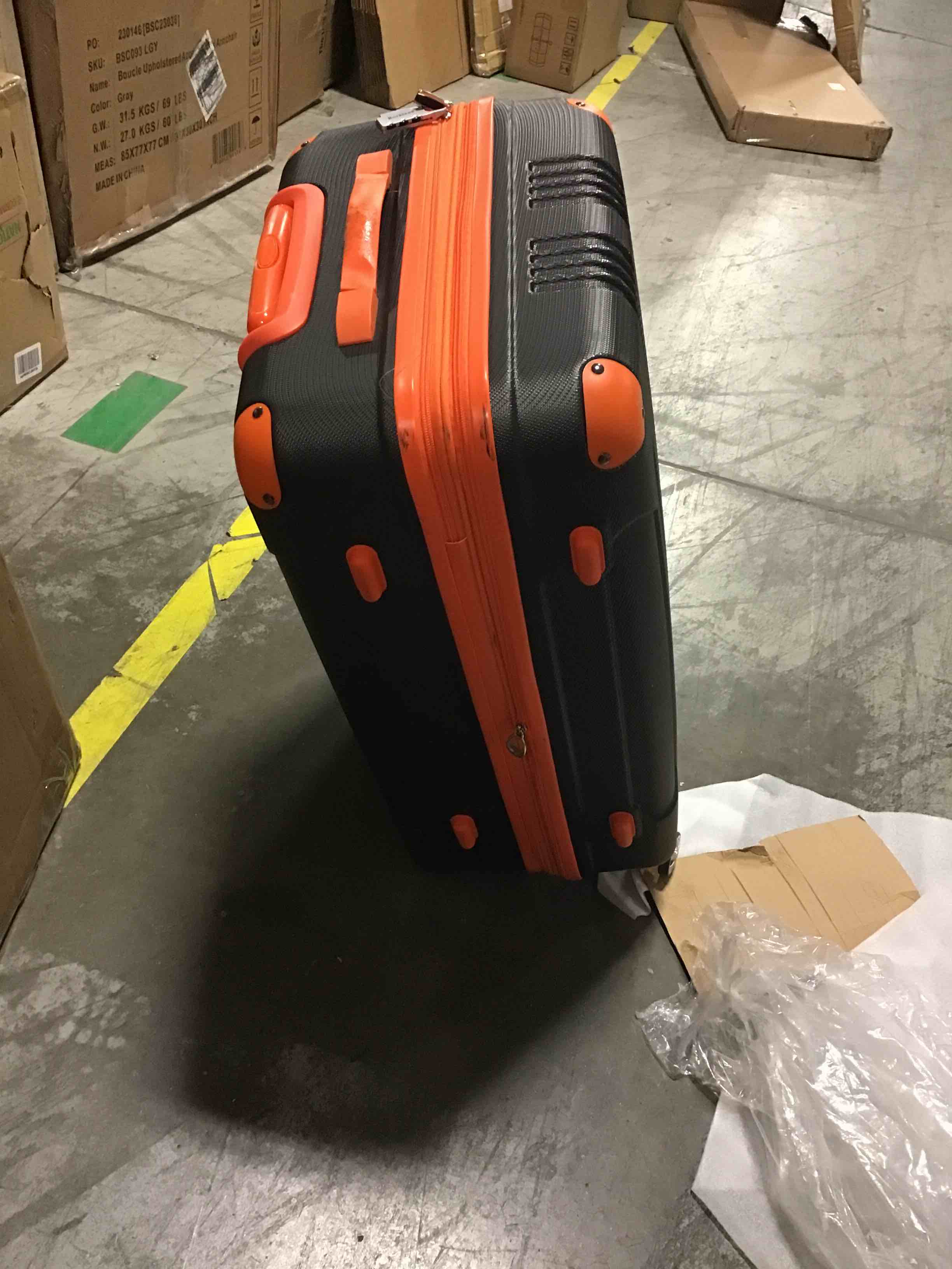 https://s3.amazonaws.com/lotting-images-prod/bidfta/YEL4303678_1704588805182.jpeg