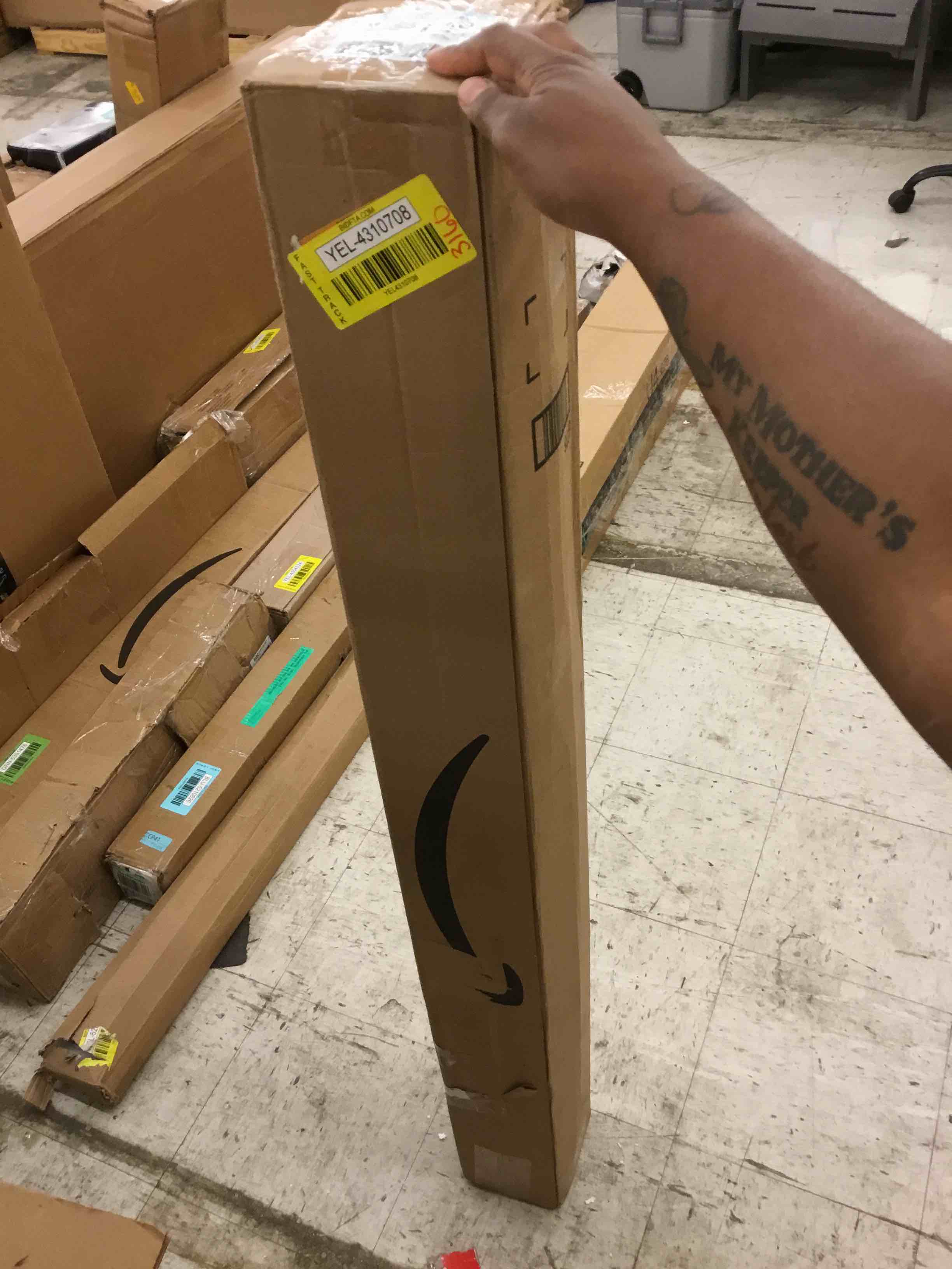 https://s3.amazonaws.com/lotting-images-prod/bidfta/YEL4310708_1691513773193.jpeg