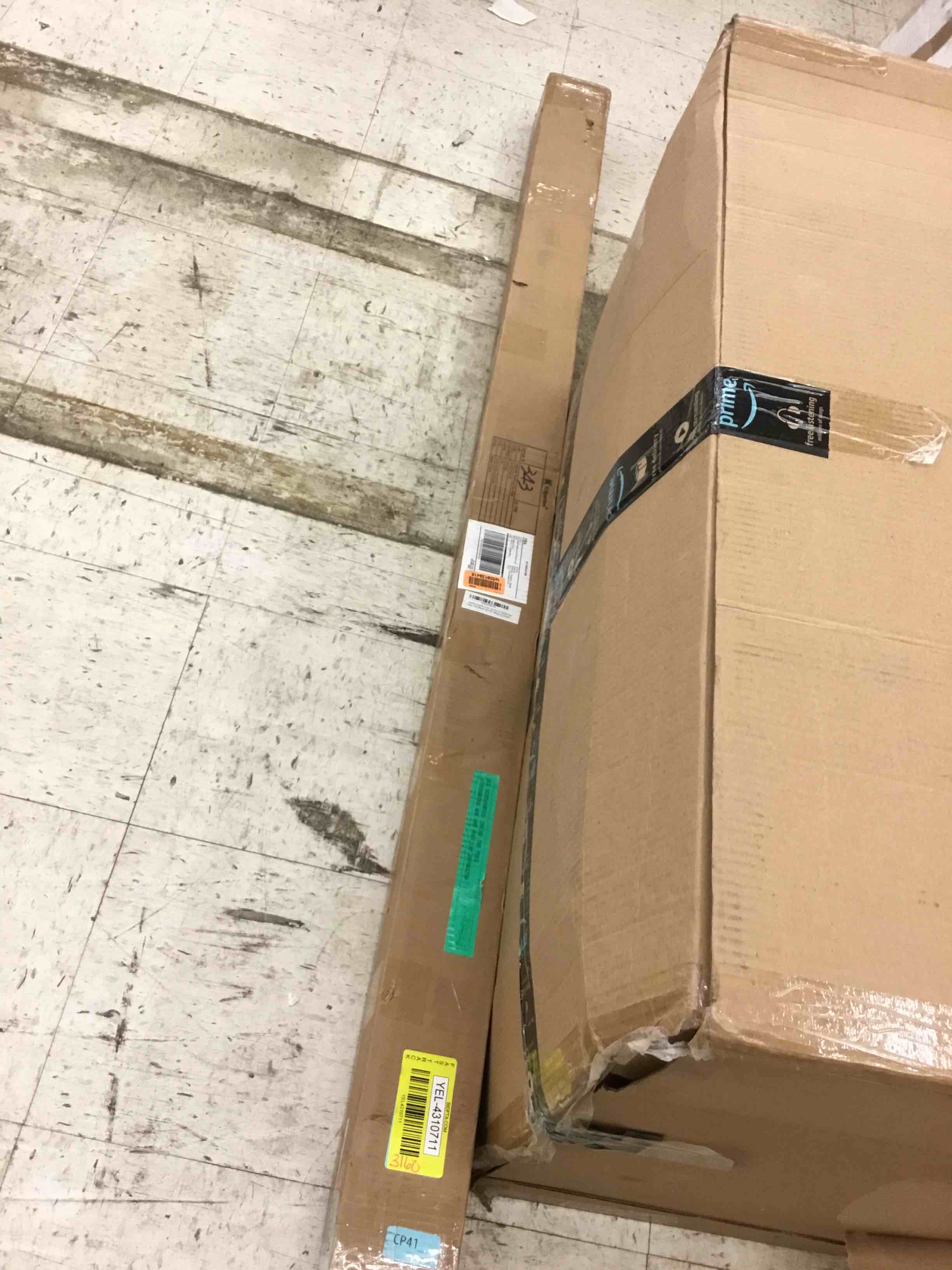 https://s3.amazonaws.com/lotting-images-prod/bidfta/YEL4310711_1691514204274.jpeg