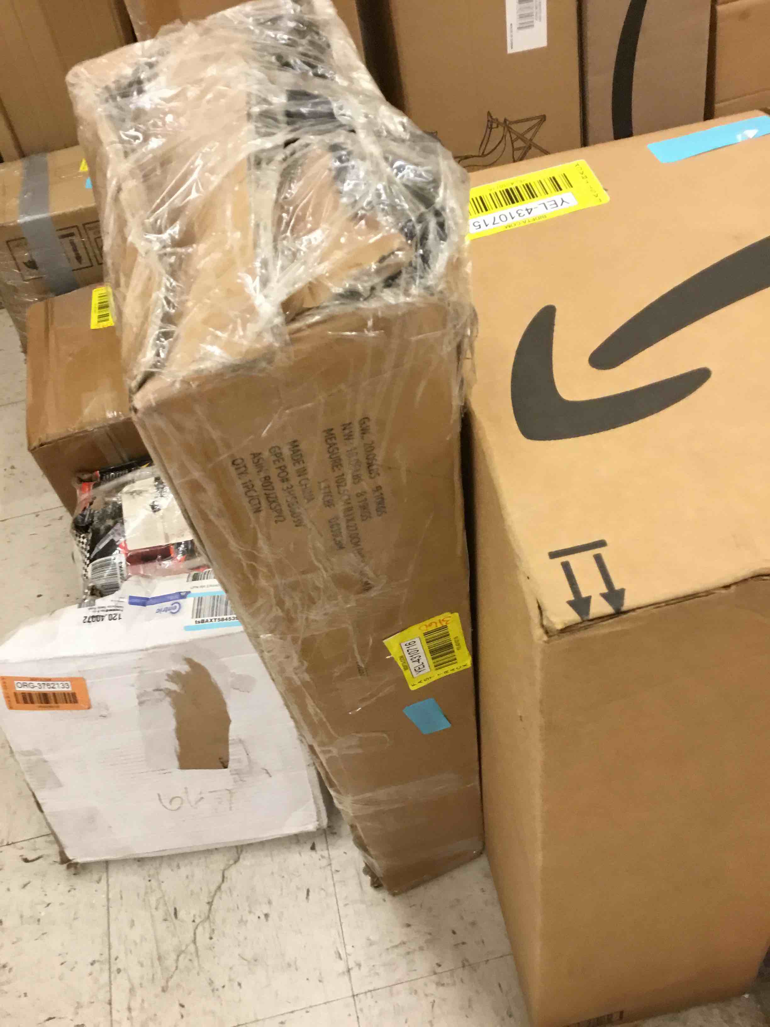 https://s3.amazonaws.com/lotting-images-prod/bidfta/YEL4310716_1691514935331.jpeg