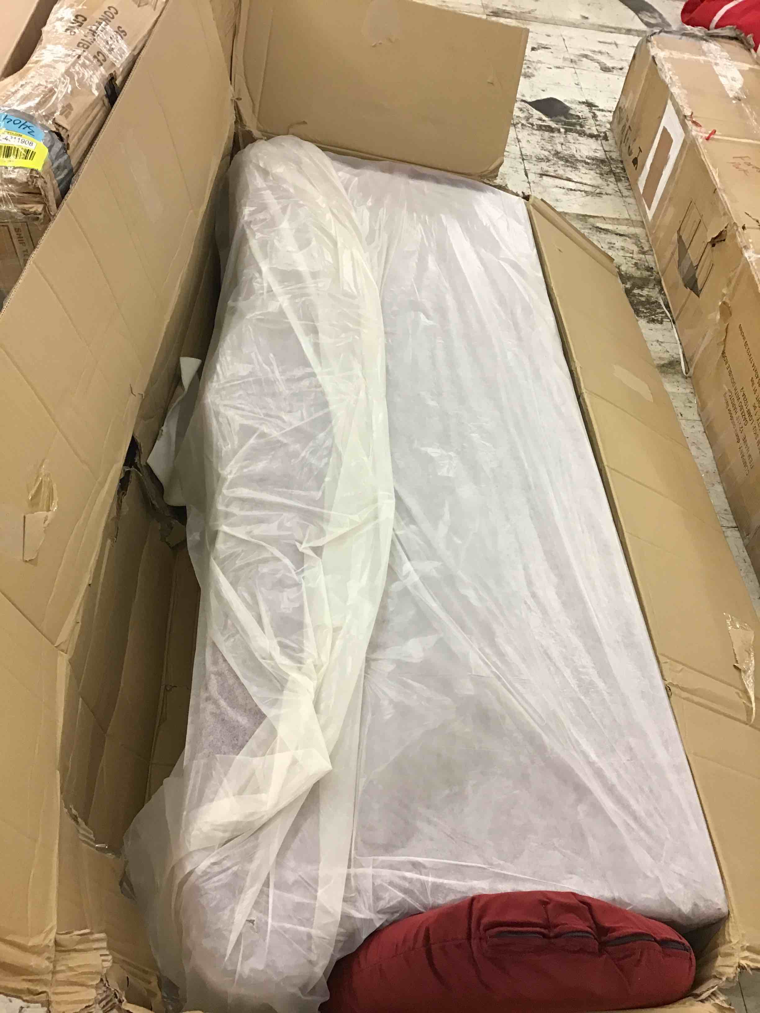 https://s3.amazonaws.com/lotting-images-prod/bidfta/YEL4311909_1692912664951.jpeg