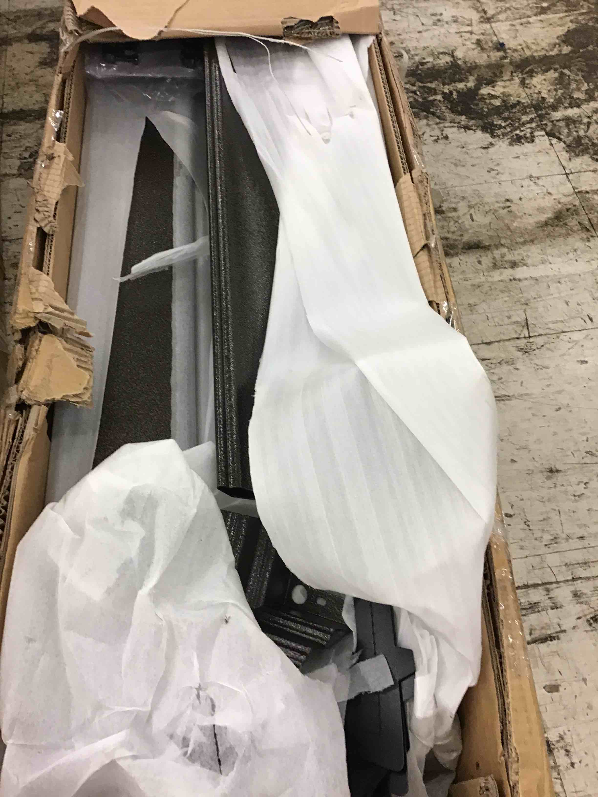 https://s3.amazonaws.com/lotting-images-prod/bidfta/YEL4311910_1692913211139.jpeg