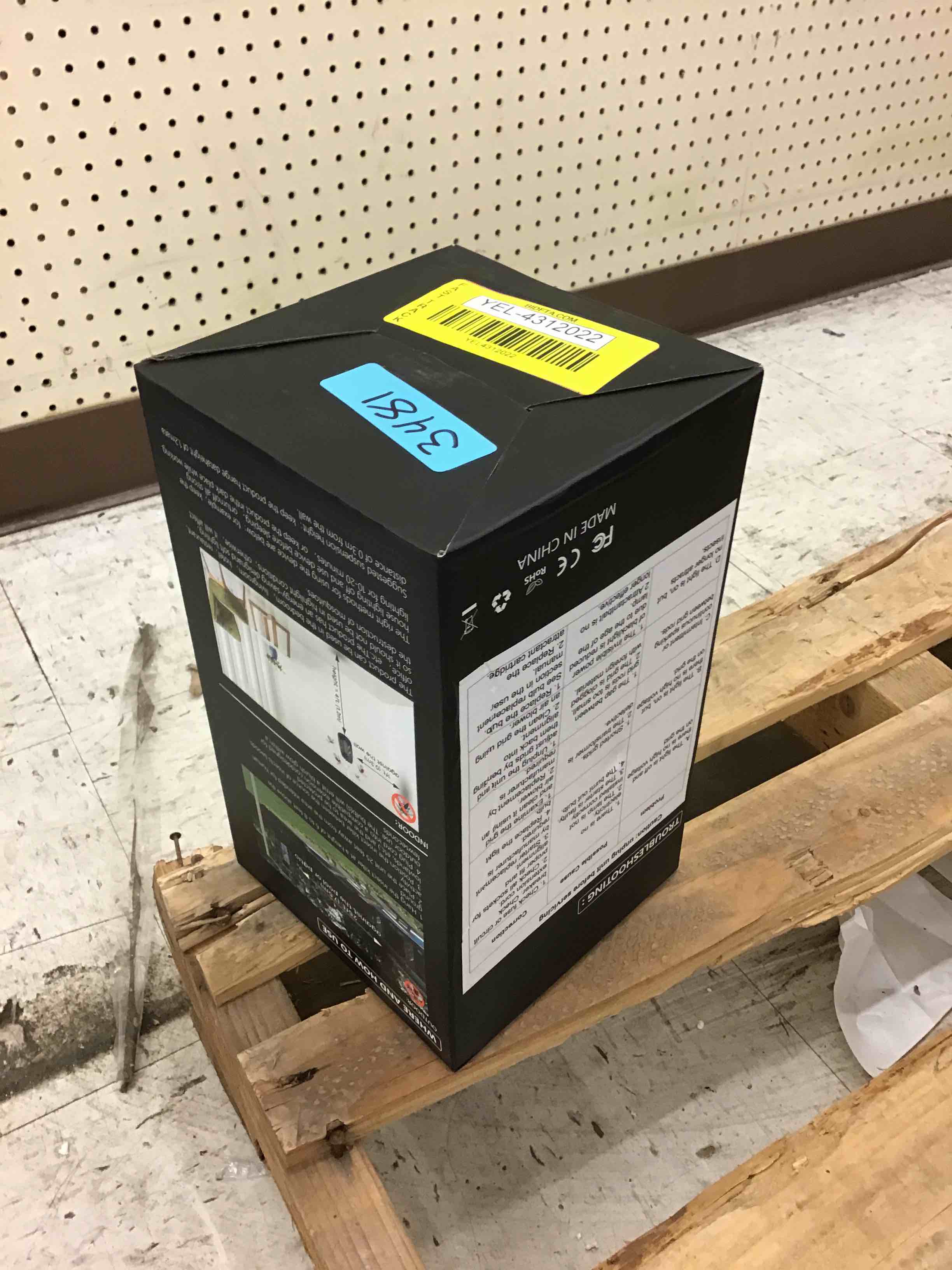 https://s3.amazonaws.com/lotting-images-prod/bidfta/YEL4312022_1693332025808.jpeg