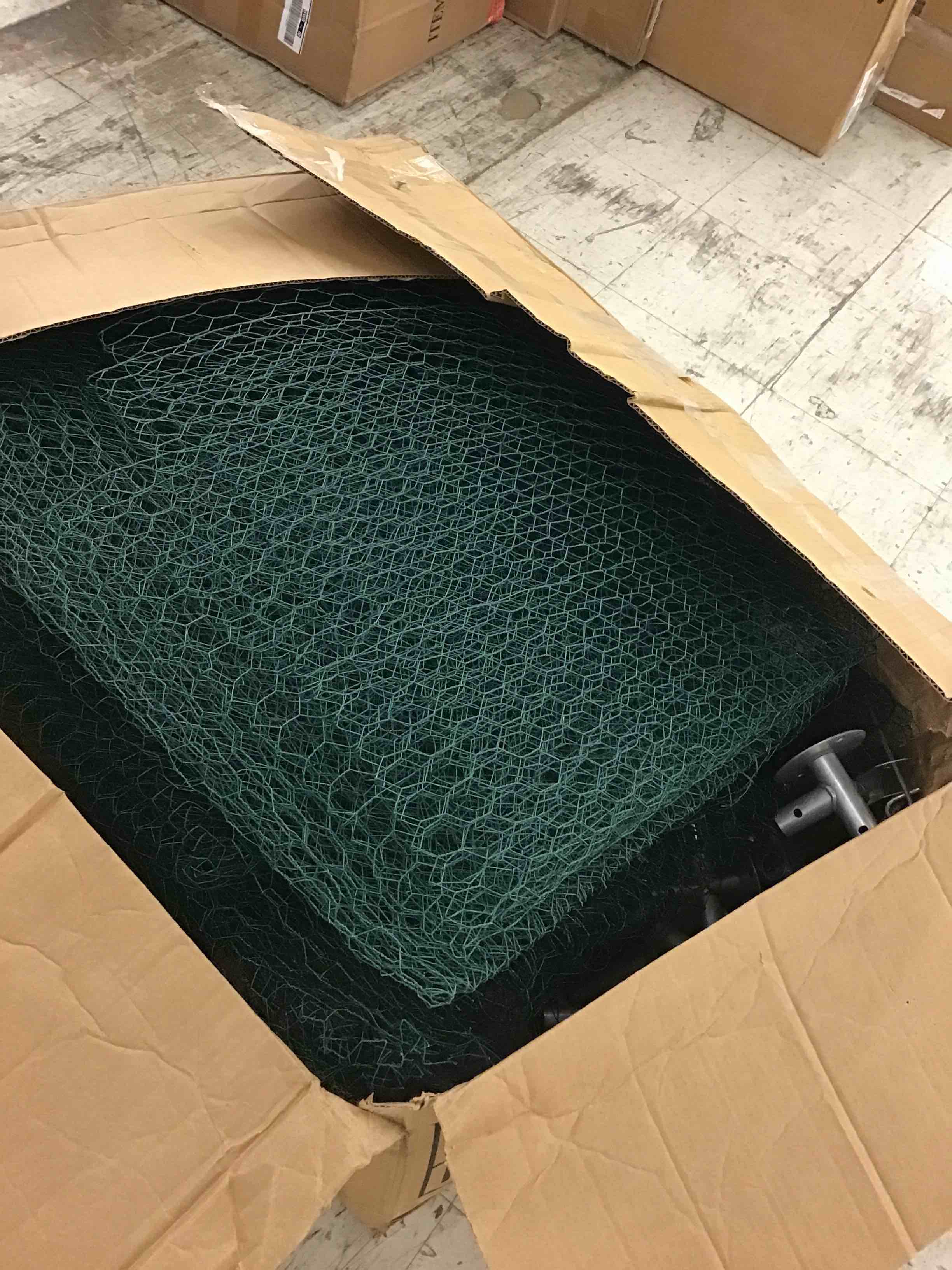 https://s3.amazonaws.com/lotting-images-prod/bidfta/YEL4312094_1693571930373.jpeg