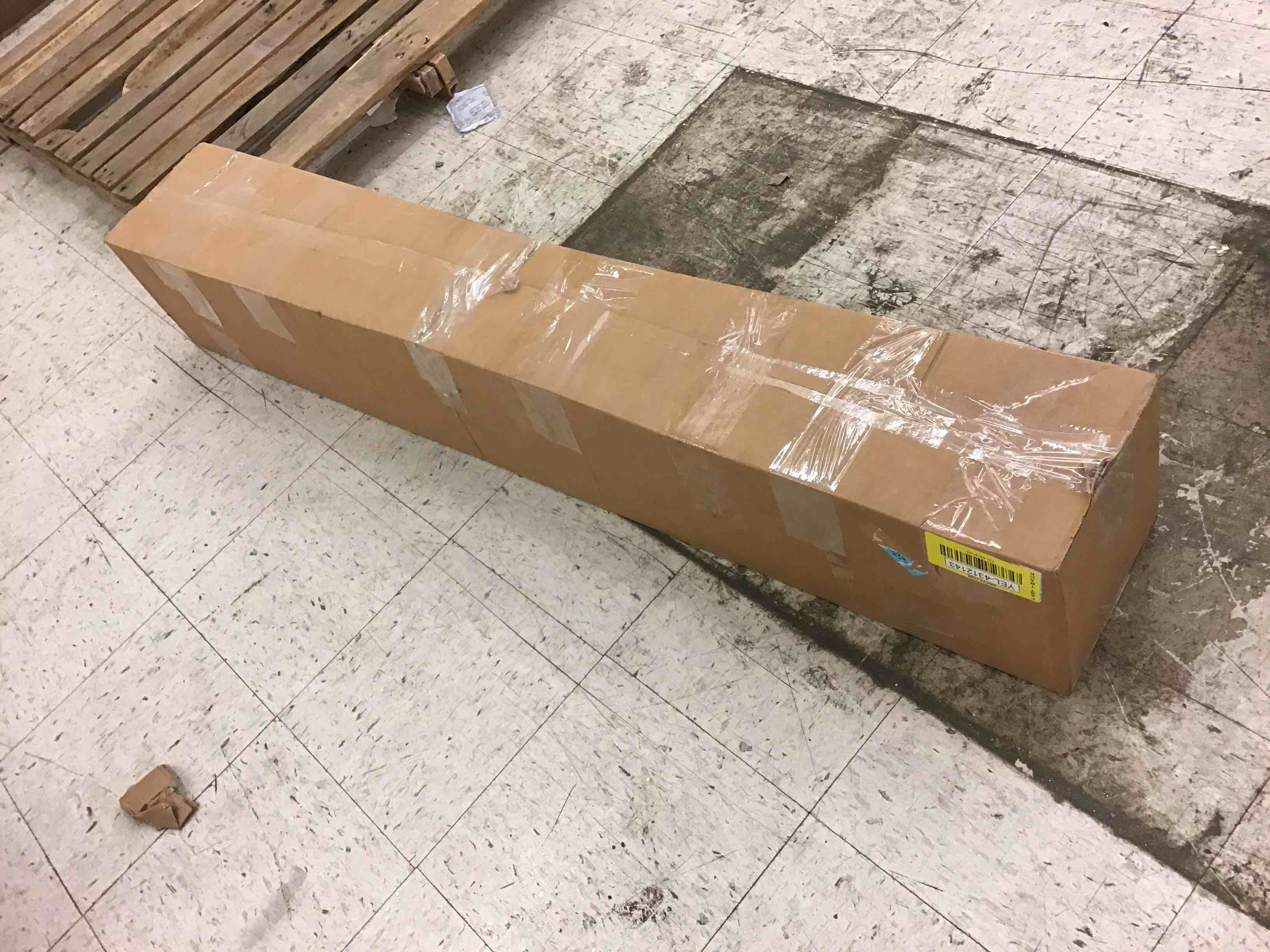 https://s3.amazonaws.com/lotting-images-prod/bidfta/YEL4312143_1694184893648.jpeg