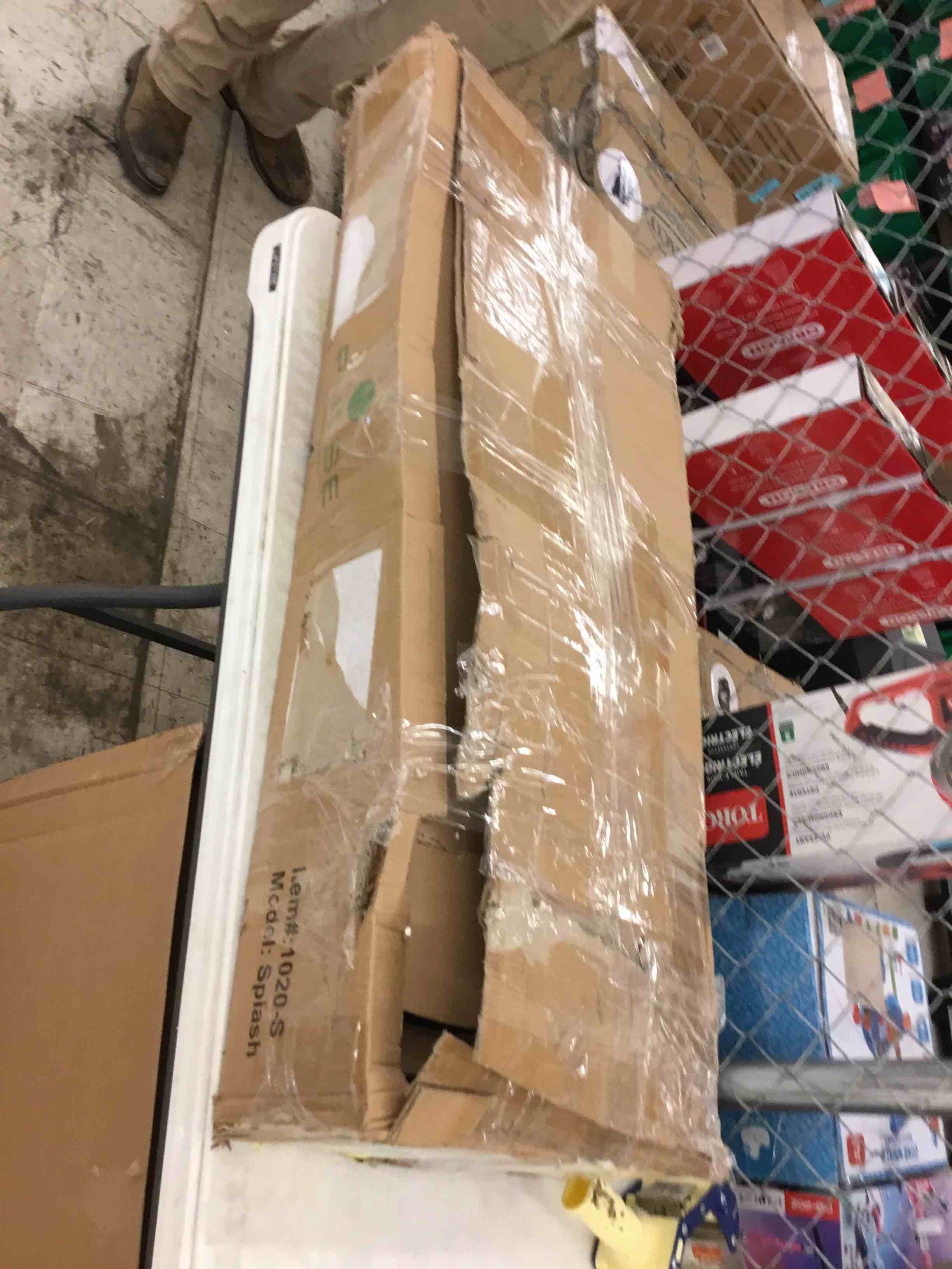 https://s3.amazonaws.com/lotting-images-prod/bidfta/YEL4312183_1695138438920.jpeg