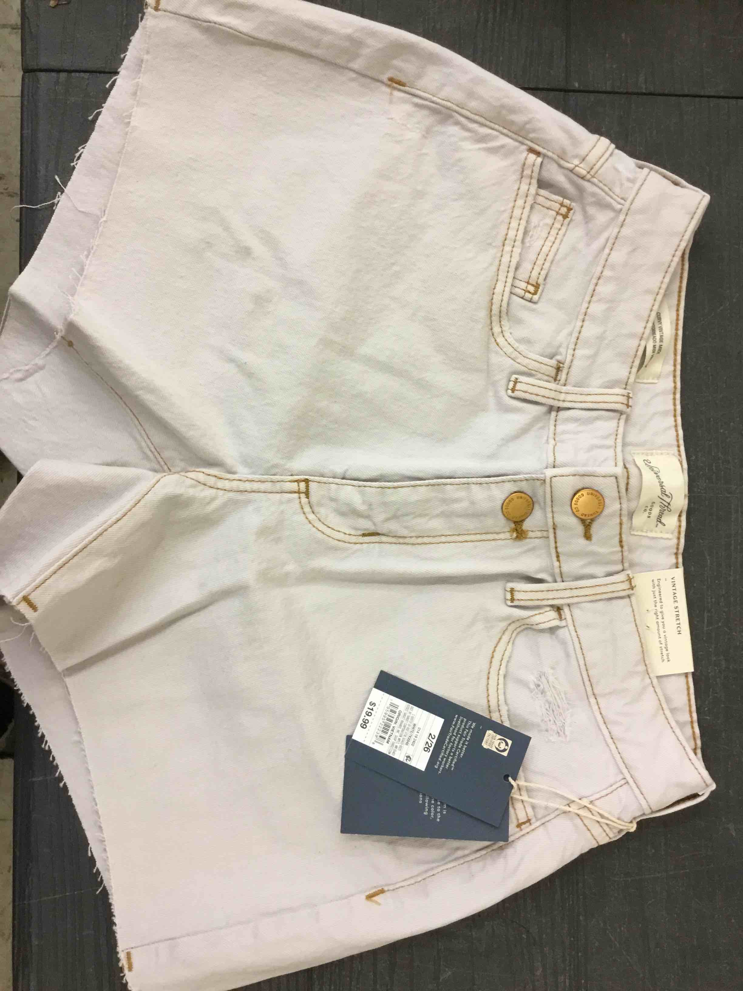 universal threads white vintage stretch midi shorts 2/26