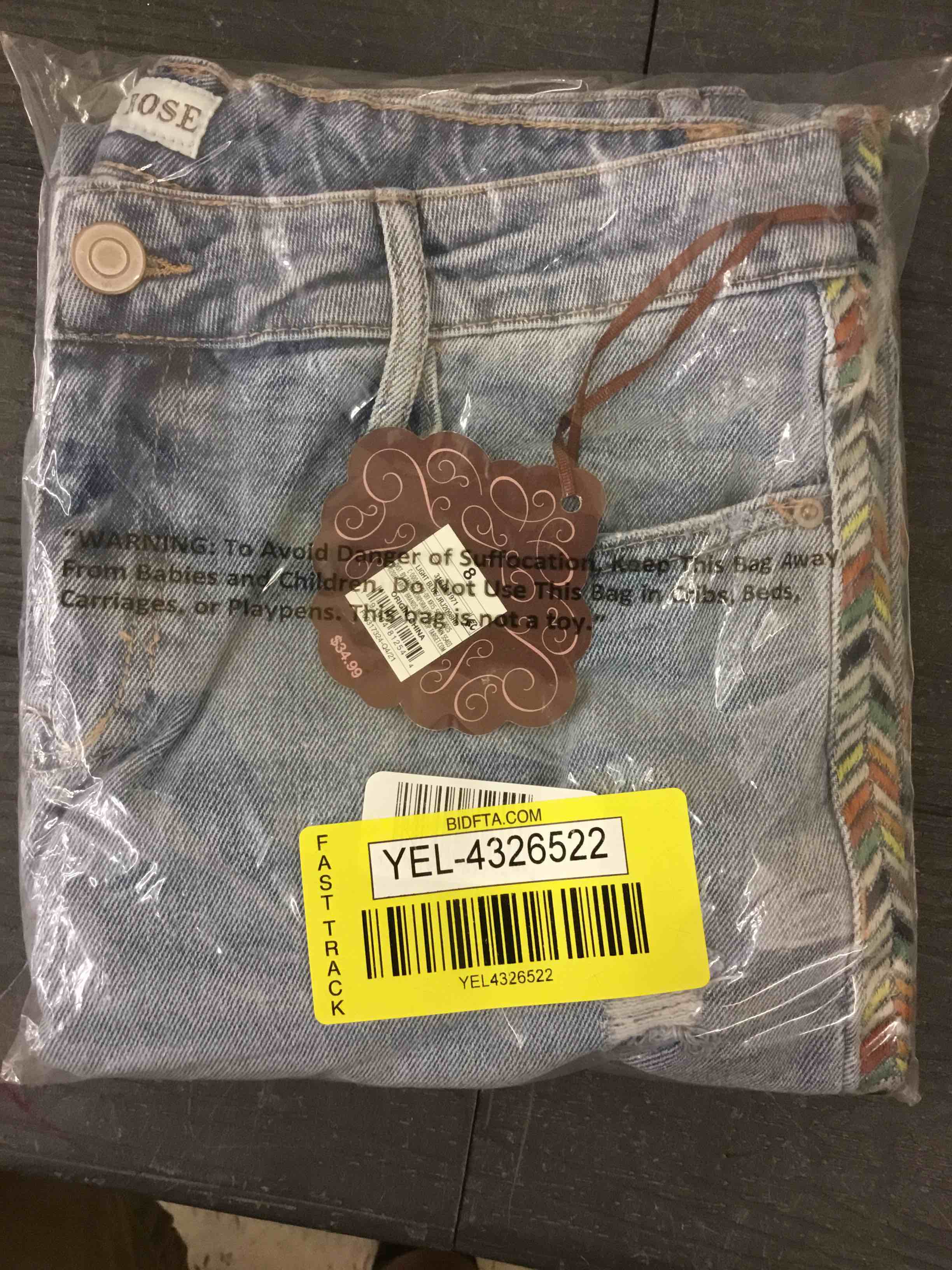 https://s3.amazonaws.com/lotting-images-prod/bidfta/YEL4326522_1684525312464.jpeg