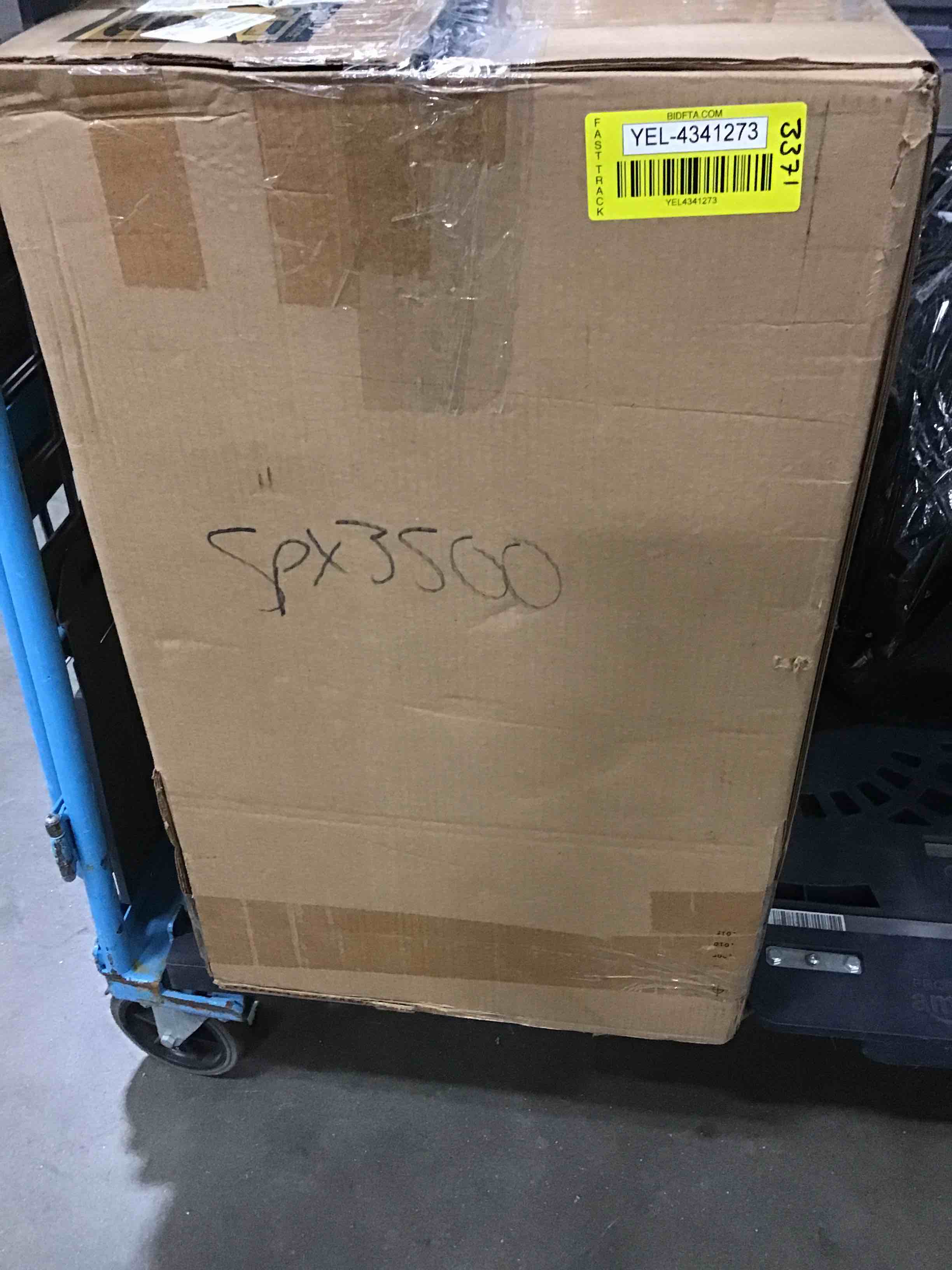 https://s3.amazonaws.com/lotting-images-prod/bidfta/YEL4341273_1687956846352.jpeg