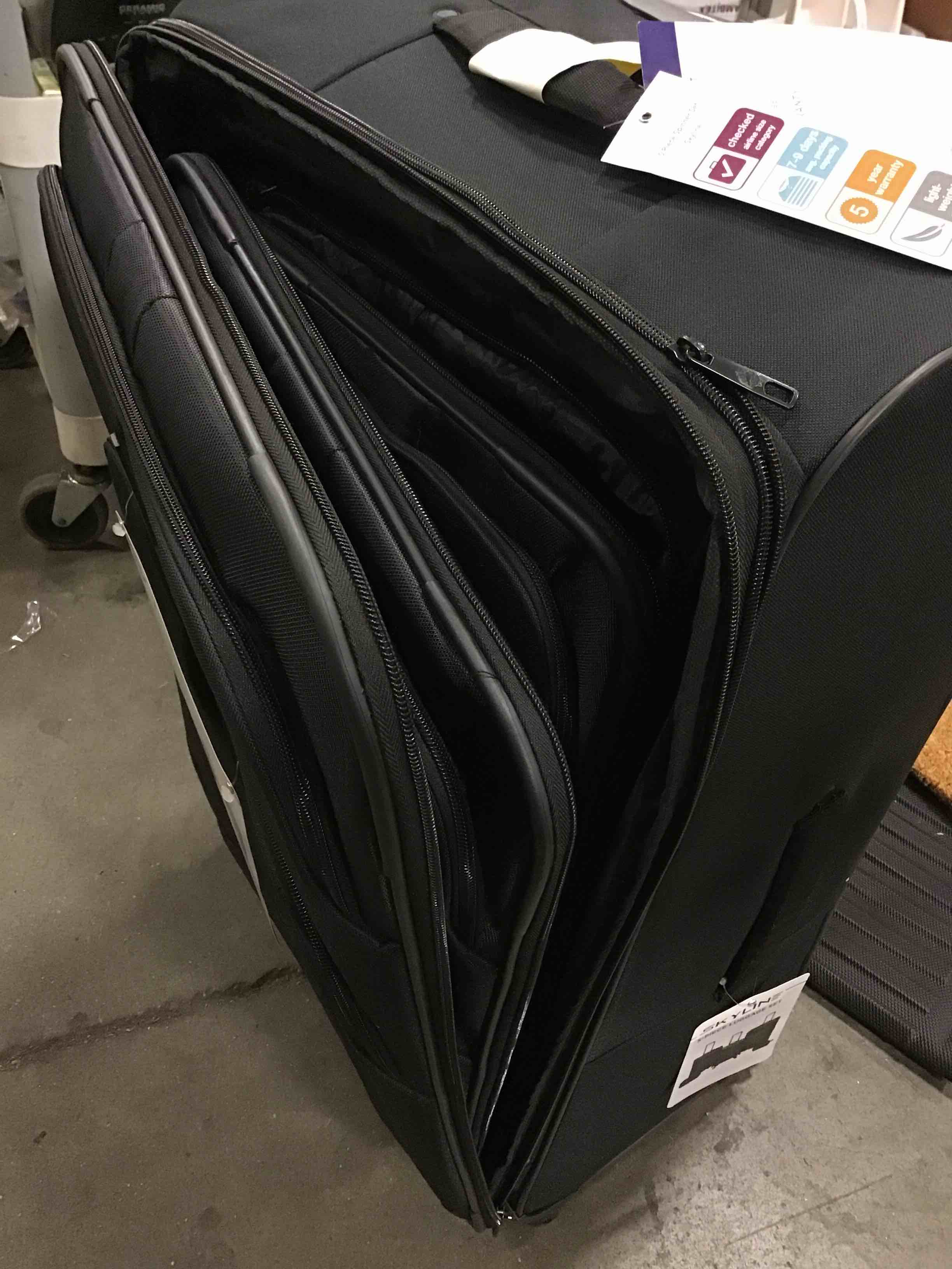 https://s3.amazonaws.com/lotting-images-prod/bidfta/YEL4341274_1687956976970.jpeg
