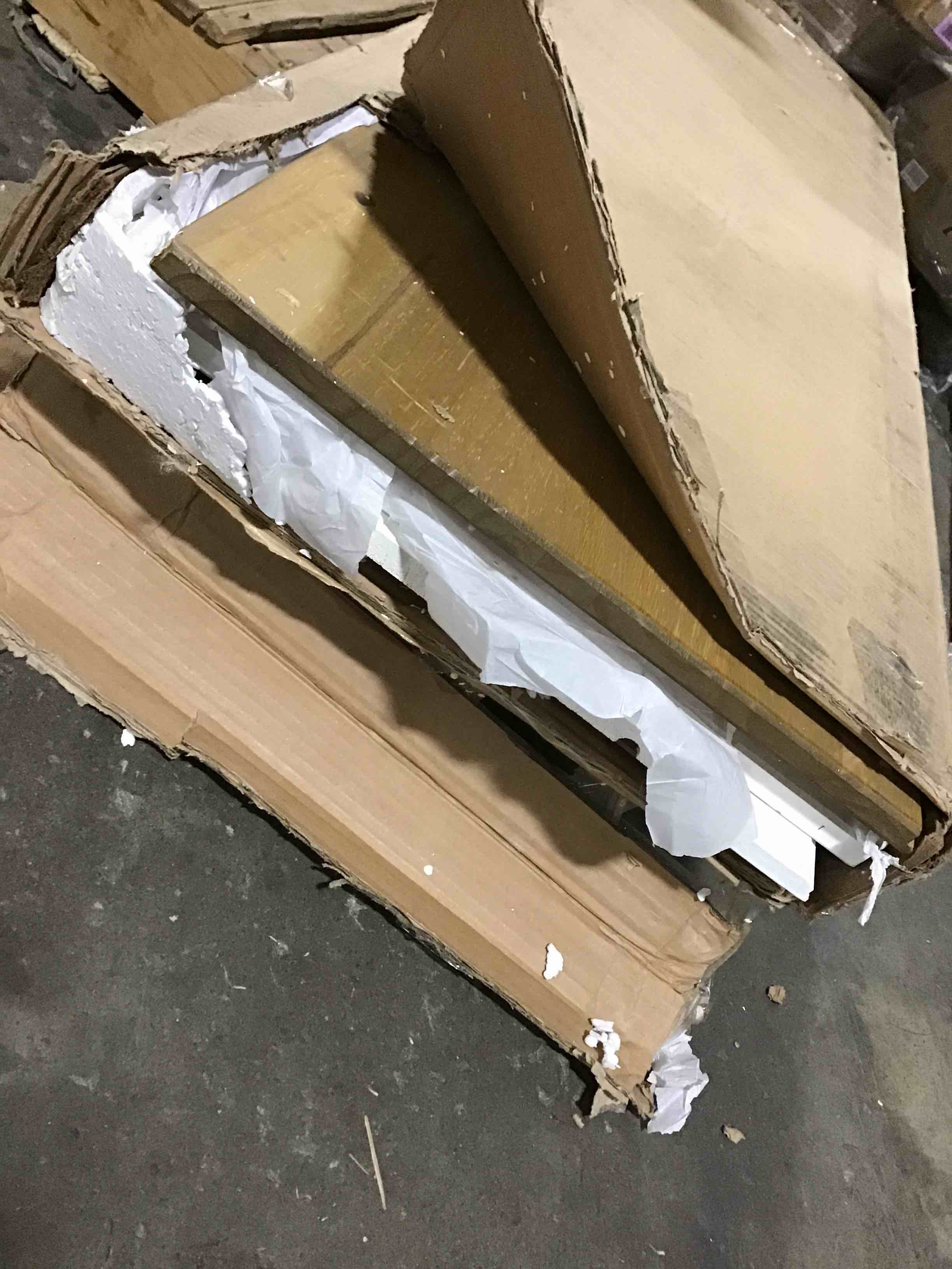 https://s3.amazonaws.com/lotting-images-prod/bidfta/YEL4428019_1682098414652.jpeg