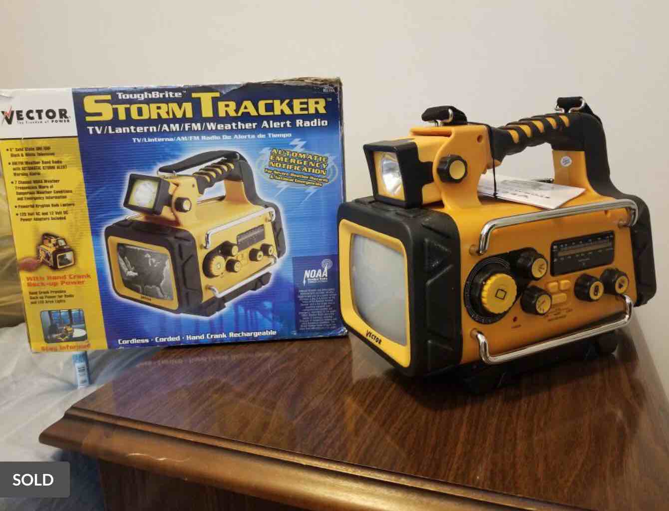 Vector VEC135 / VEC-135 / VEC-135 TV/AM/FM Tough Brite Storm Tracker