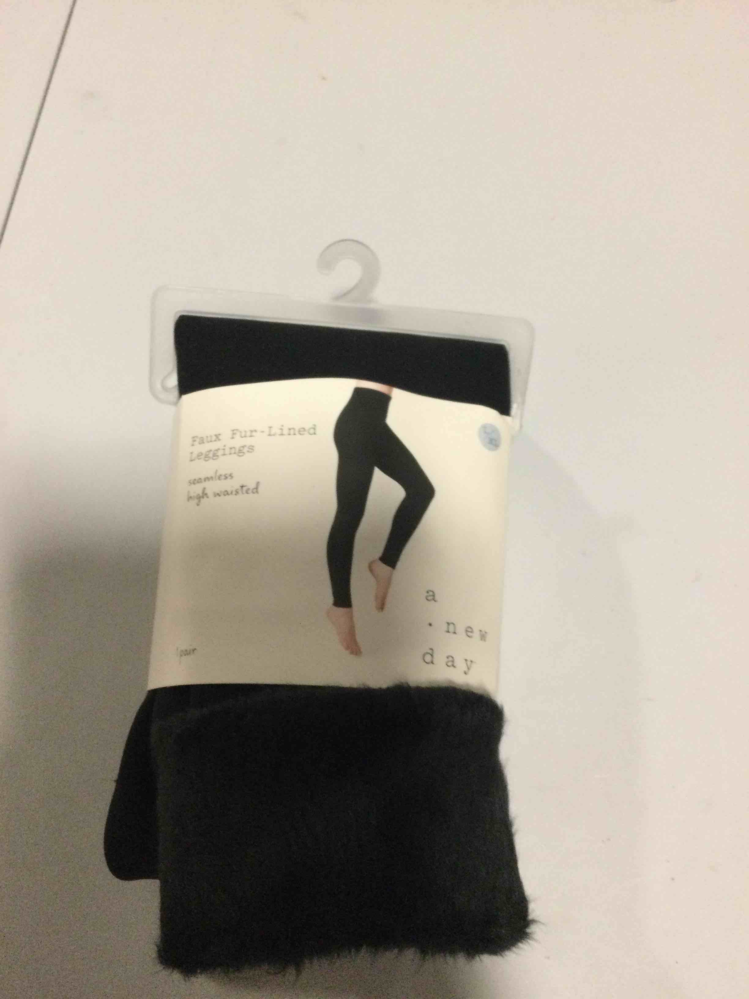 https://s3.amazonaws.com/lotting-images-prod/bidfta/YEL4439460_1689796564610.jpeg