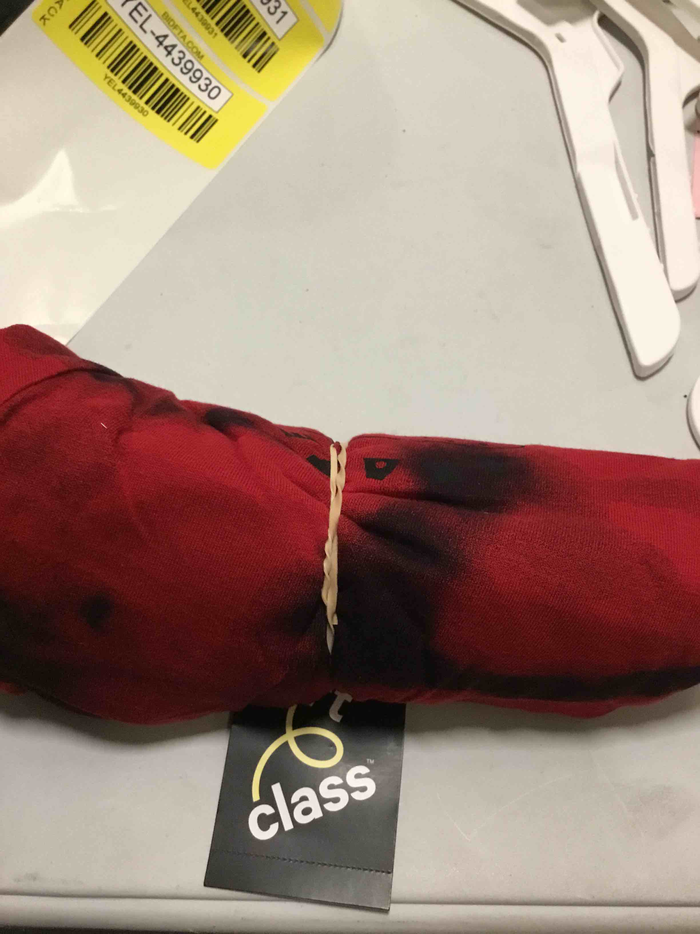 https://s3.amazonaws.com/lotting-images-prod/bidfta/YEL4439930_1690400501202.jpeg