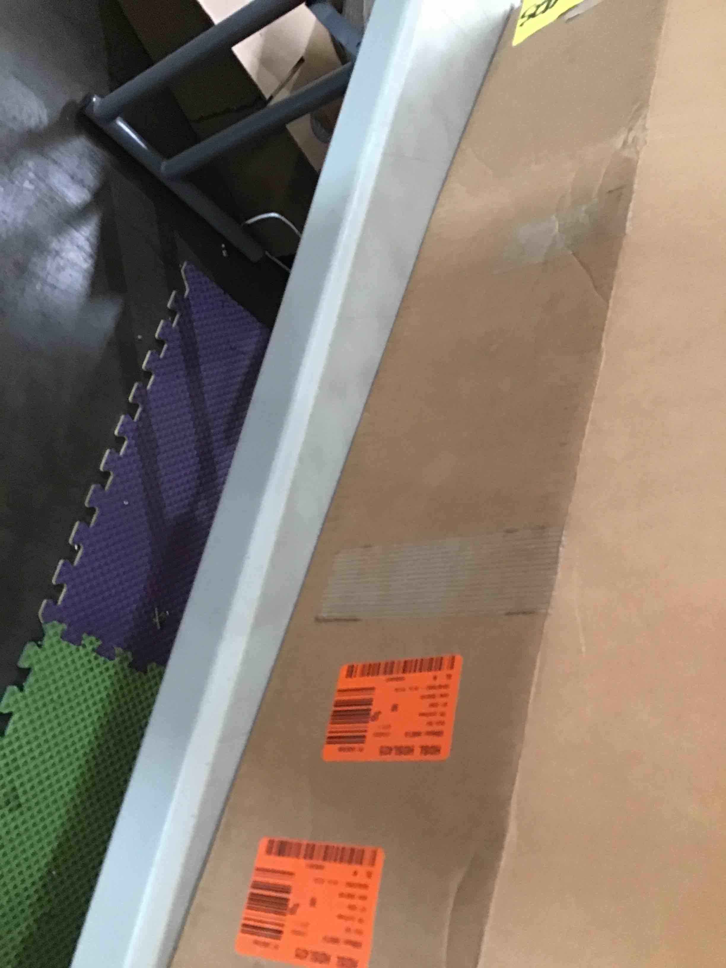 https://s3.amazonaws.com/lotting-images-prod/bidfta/YEL4444784_1689254642315.jpeg