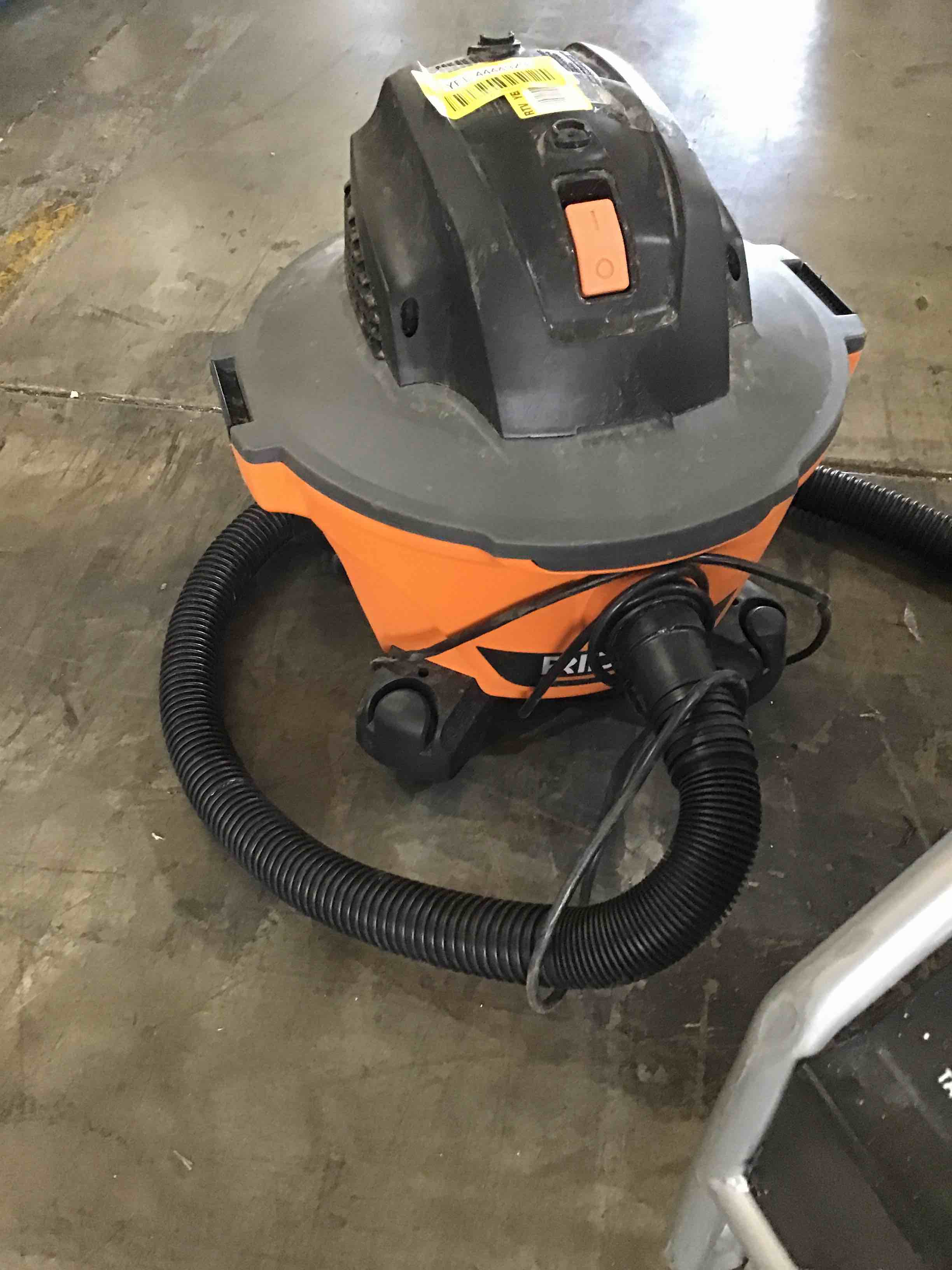 https://s3.amazonaws.com/lotting-images-prod/bidfta/YEL4444929_1689350123210.jpeg