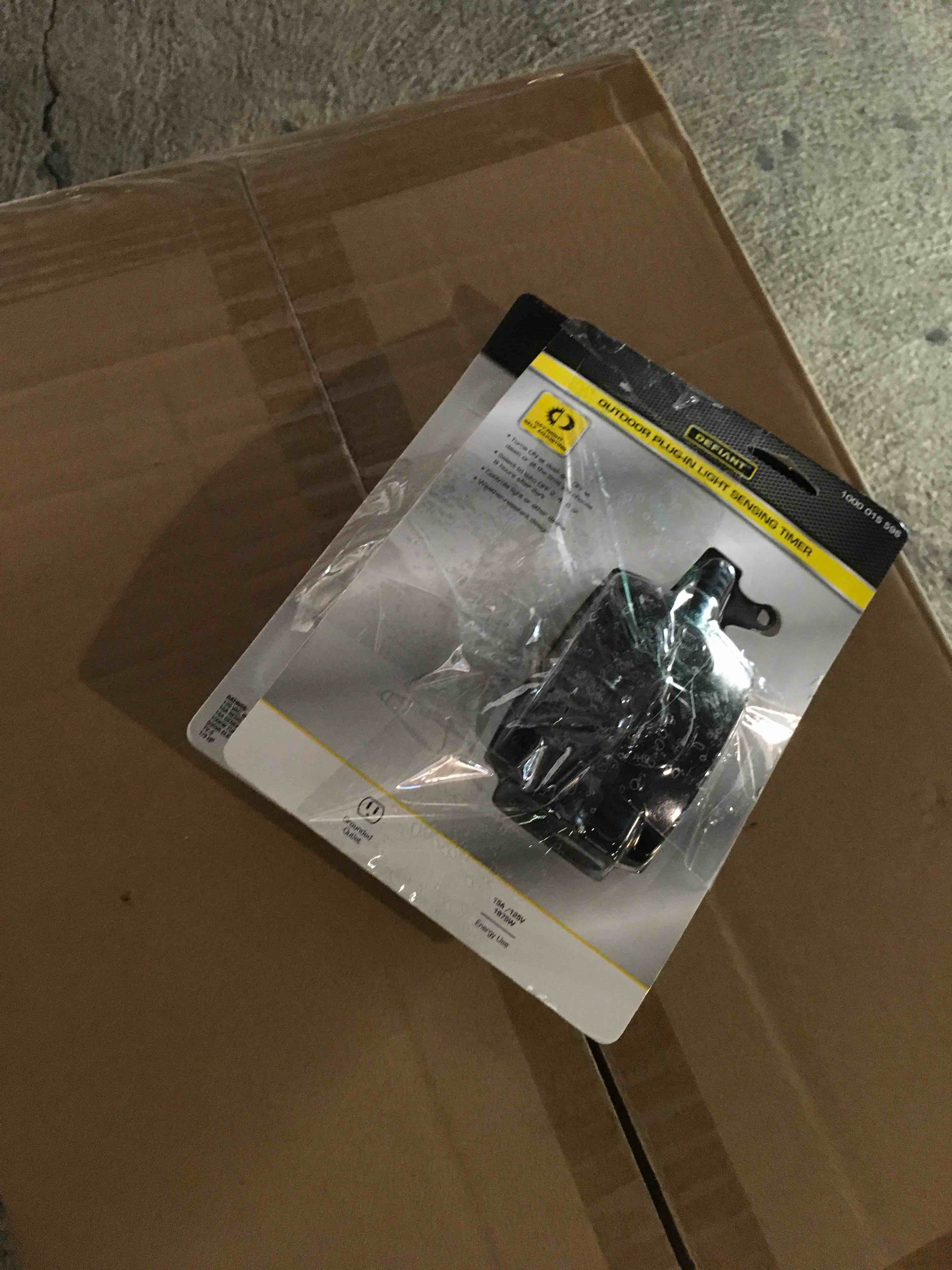 https://s3.amazonaws.com/lotting-images-prod/bidfta/YEL4540311_1700081473031.jpeg