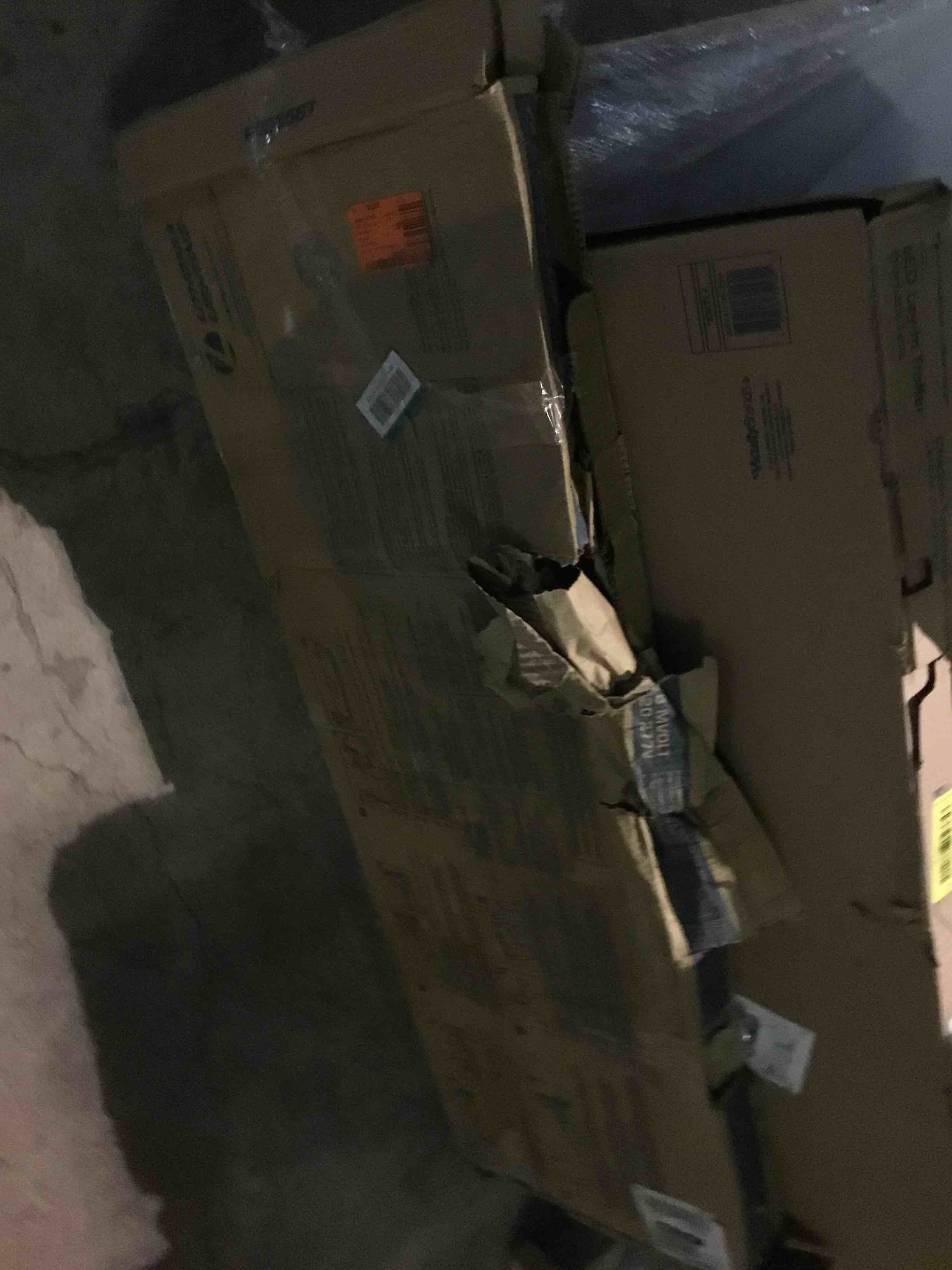https://s3.amazonaws.com/lotting-images-prod/bidfta/YEL4540720_1701881123613.jpeg