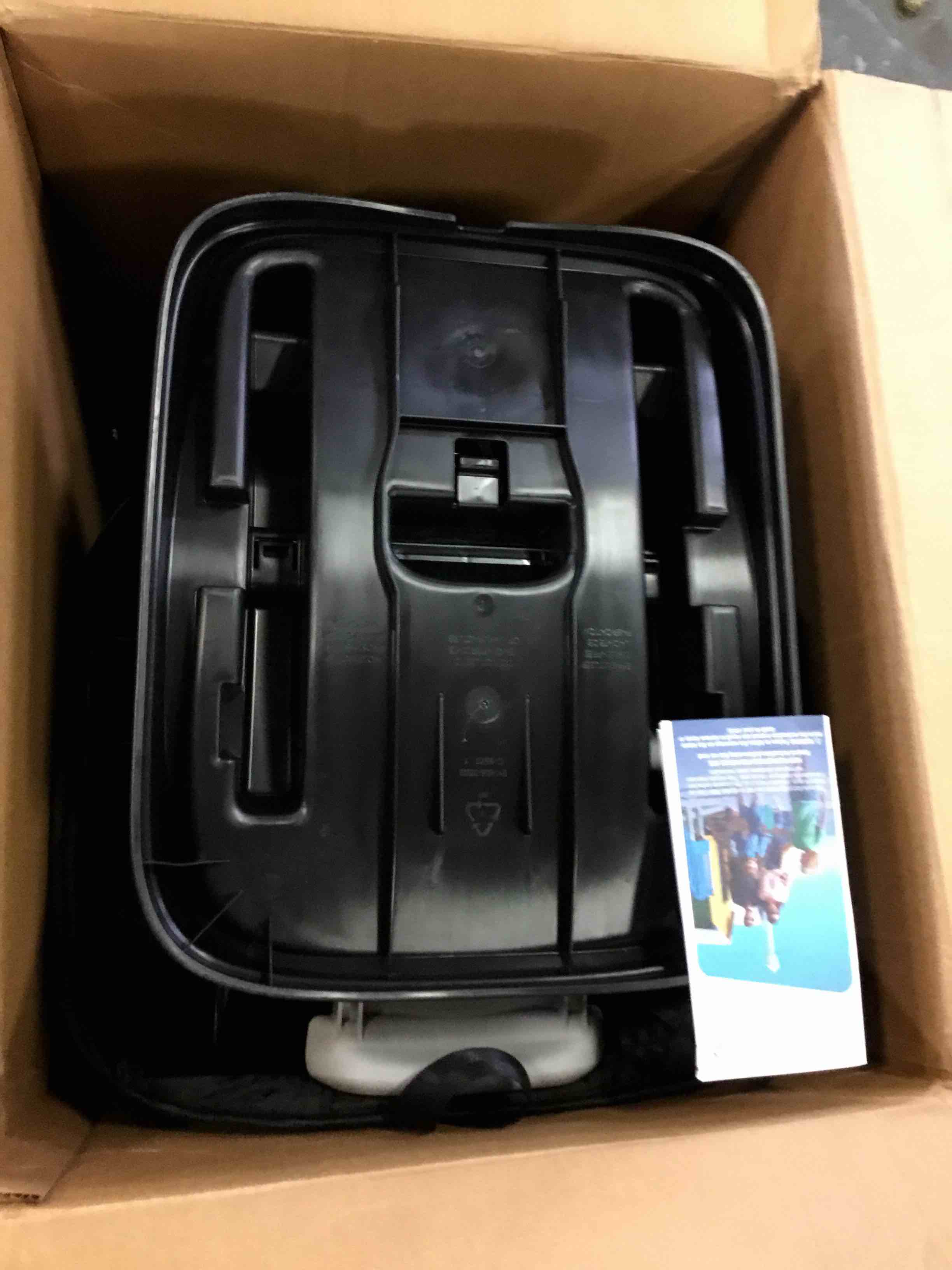 https://s3.amazonaws.com/lotting-images-prod/bidfta/YEL4553476_1689178761608.jpeg