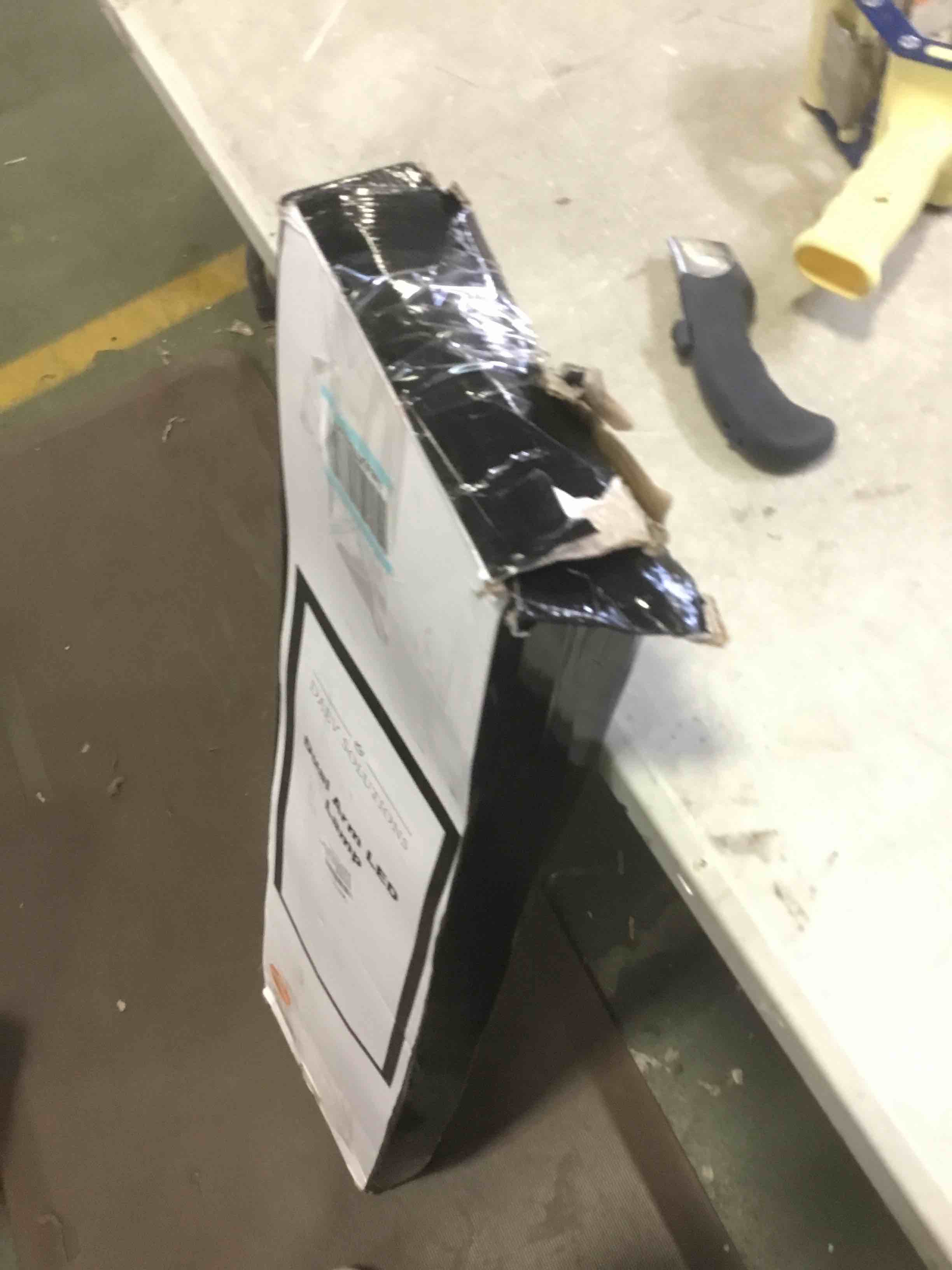 https://s3.amazonaws.com/lotting-images-prod/bidfta/YEL4562024_1679340865836.jpeg